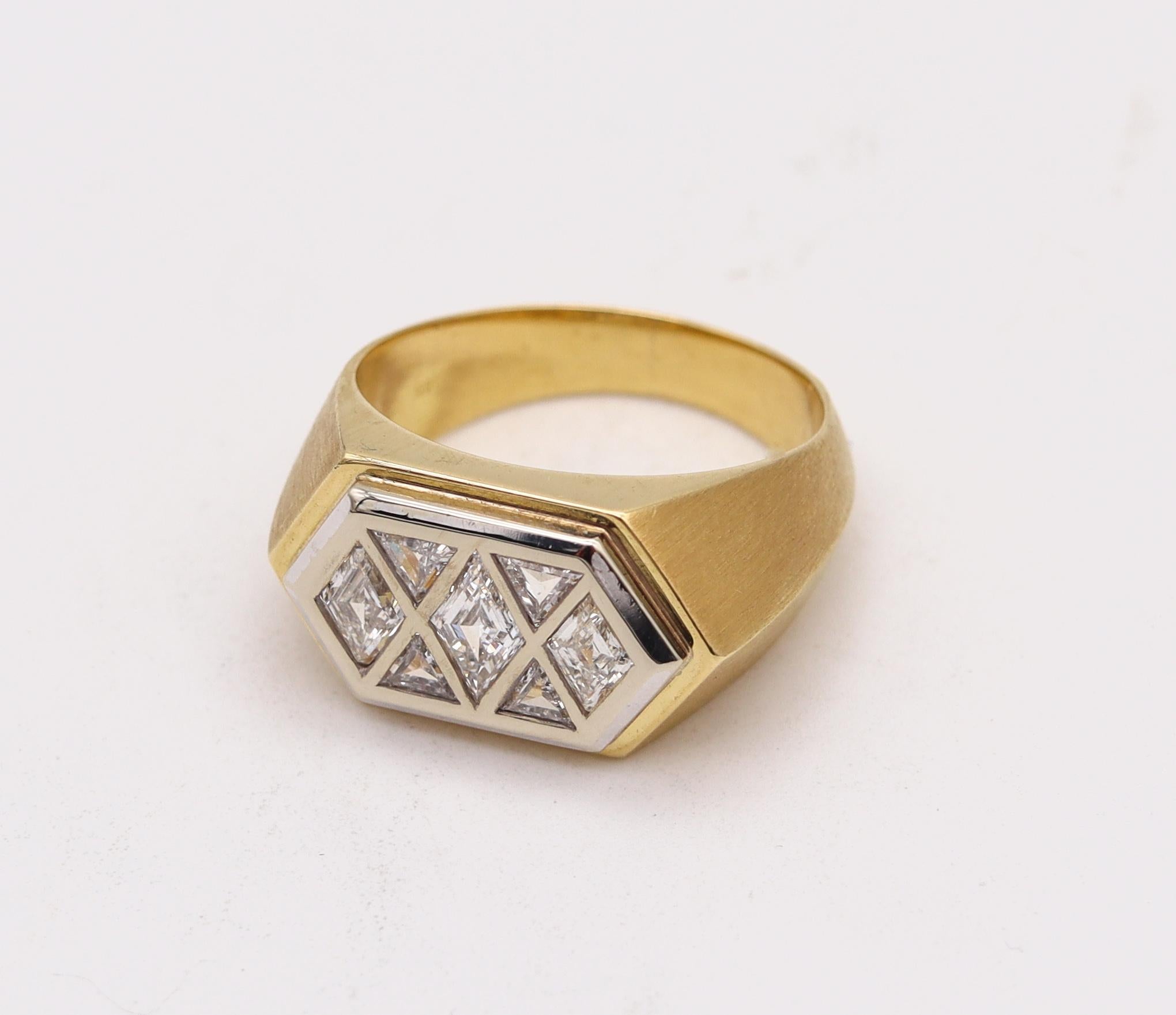 Gem set Geometric Signet Ring In 18Kt Gold And Platinum With 2.82 Ctw Diamonds In Excellent Condition In Miami, FL