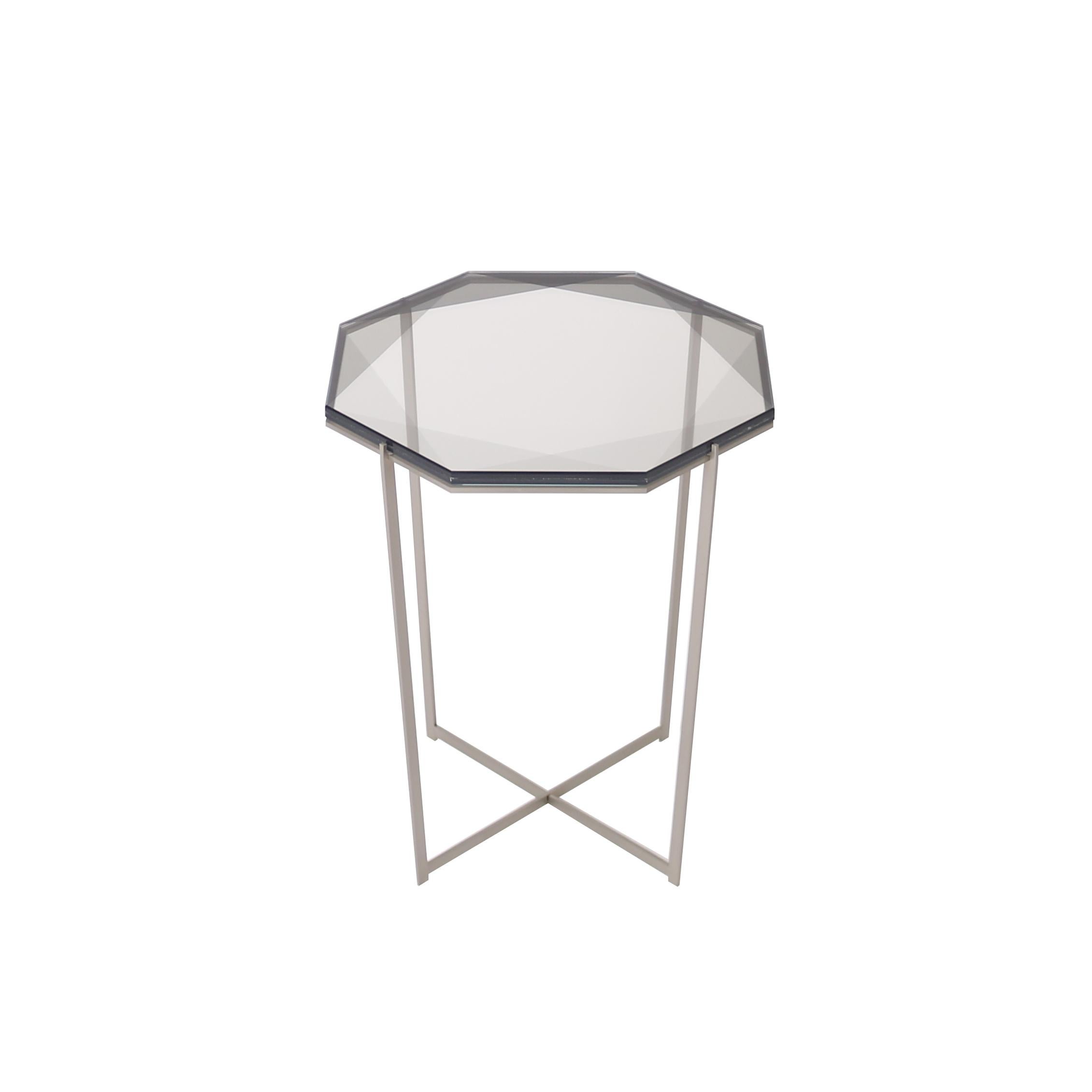 Gem Beistelltisch - Rauchglas mit Edelstahlsockel von Debra Folz im Angebot