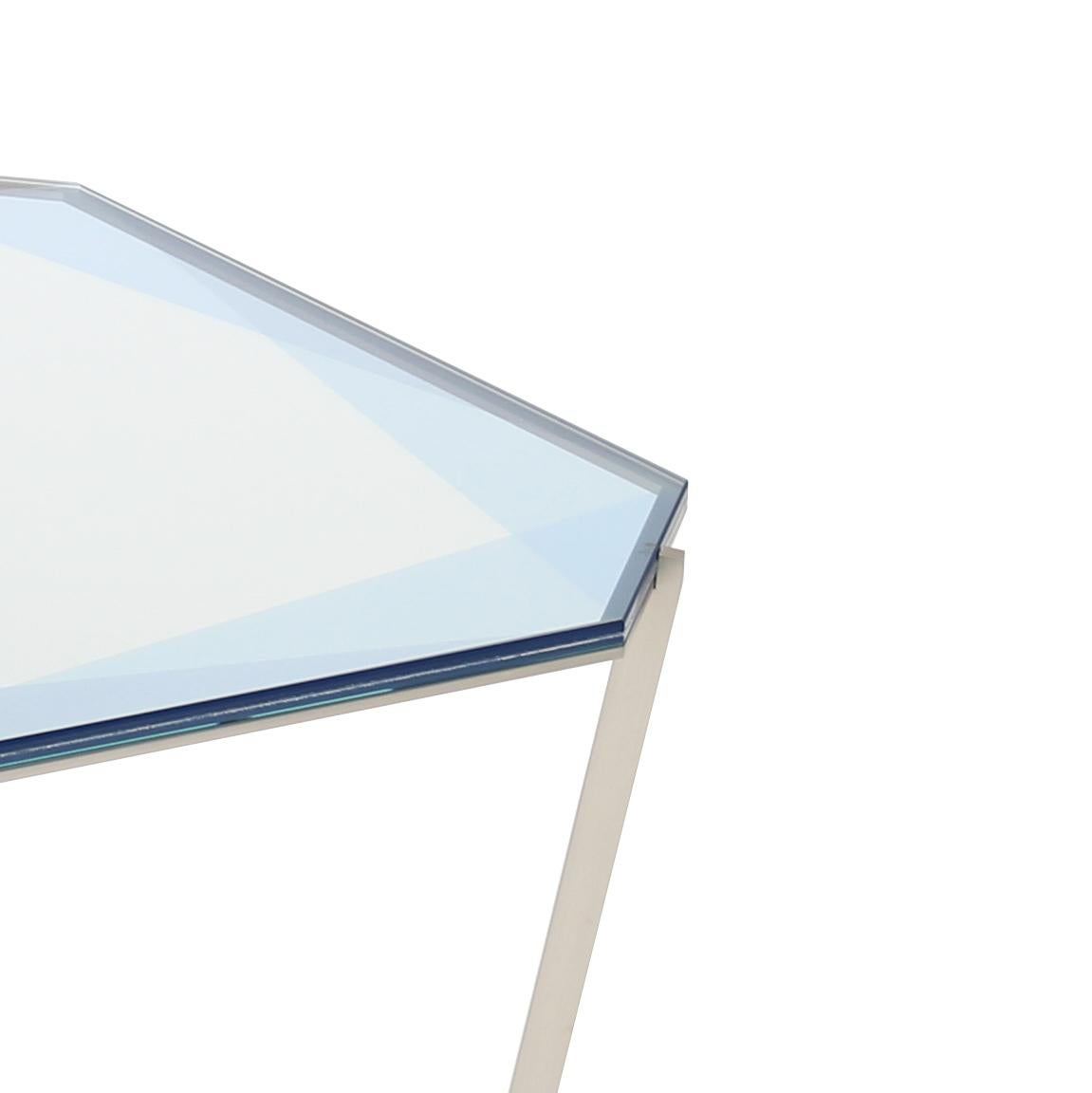 Autre Table basse carrée Gem - Verre bleu avec base en acier inoxydable par Debra Folz en vente