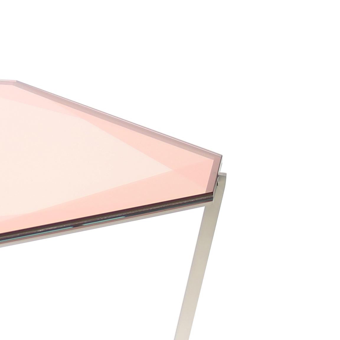 Autre Table de salle à manger / d'entrée carrée Gem - Verre rose avec base en acier par Debra Folz en vente