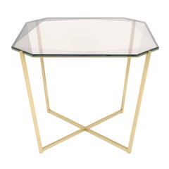 Mesa cuadrada de comedor/entrada Gem-Vidrio ahumado con base de latón by Debra Folz