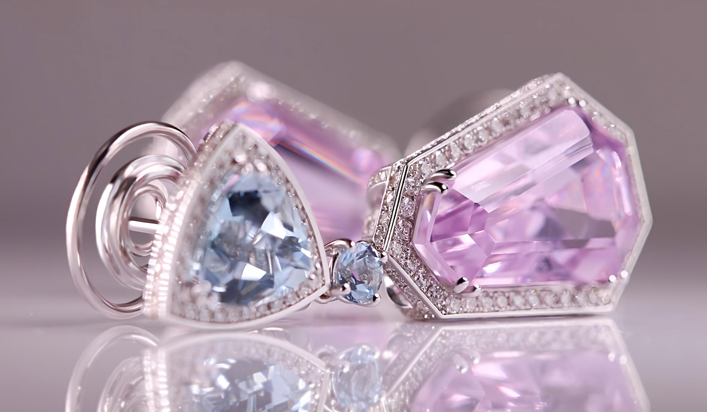 Contemporary Gem Symphony: Aquamarine and Kunzite - 18kt Gold Earring Masterpieces For Sale