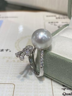 Boucles d'oreilles pendantes en perle blanche des mers du Sud « Gem » et diamants, 11-12 mm, or blanc 18 carats