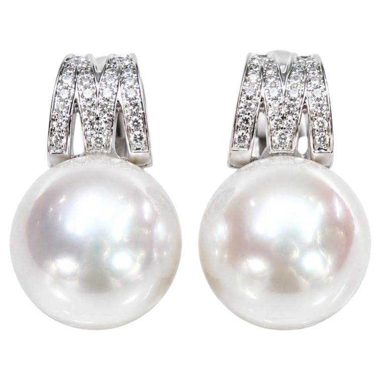 Orecchini pendenti con perla bianca dei Mari del Sud e diamanti, 11-12 mm, oro bianco 18 carati