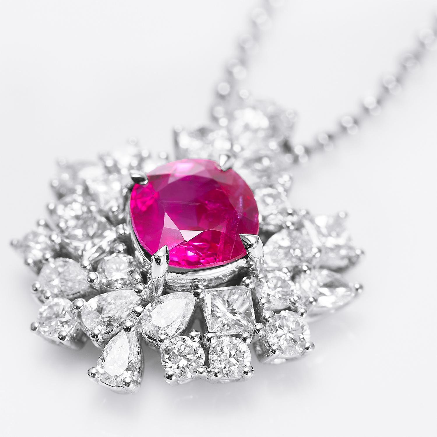 GEMCOOK Collar de rubí sangre de paloma no calentado Mogok de Birmania de 0,54 ct Retro en venta