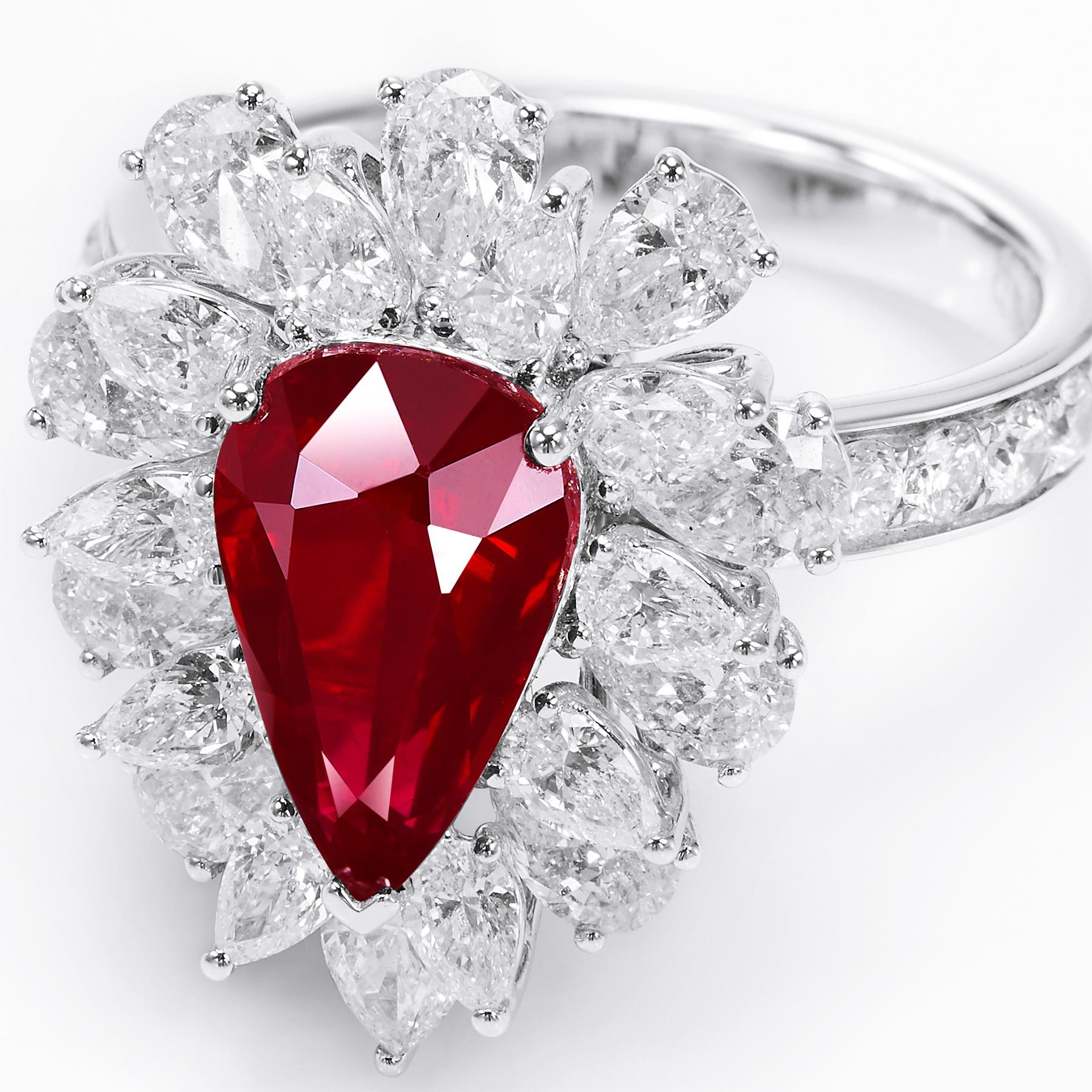 Pear Cut GEMCOOK JEWELLERY 3.05ct Pigeon Blood Ruby Two-wear Ring/Necklace For Sale