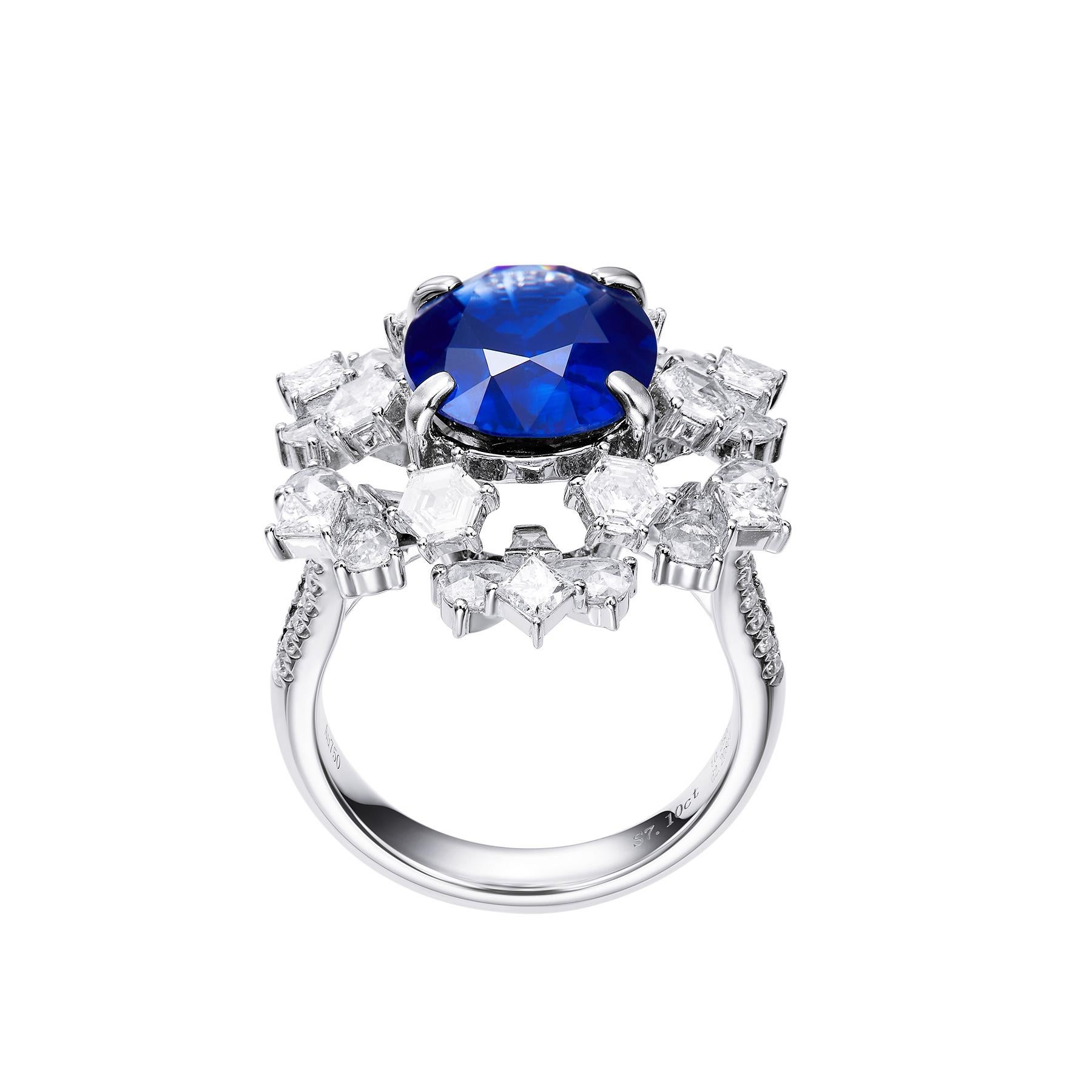GEMCOOK JEWELLERY 7.1ct Heated Royal Blue Sapphire Ring In New Condition For Sale In Bangkok, TH
