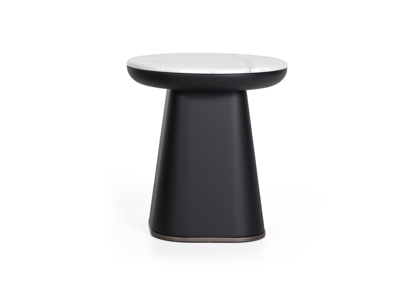 italien Petite table Gemini - une petite table façonnée en marbre en vente