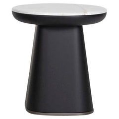Kleiner Gemini-Tisch – ein geformter, kleiner Tisch mit Marmor