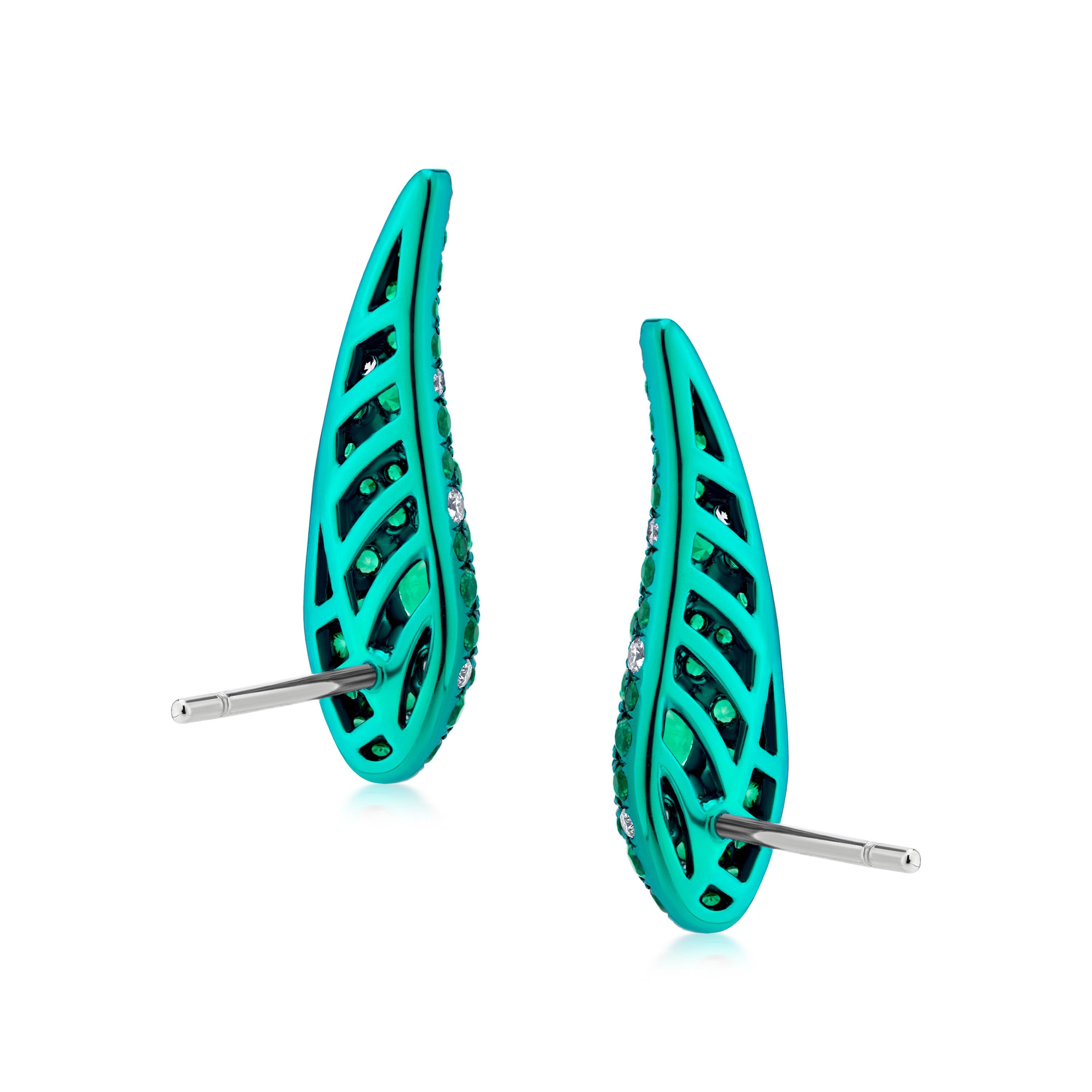 Contemporary Gemistry 1.69Cttw. Emerald and Diamond Serpentine Ear Climber in 18k Gold For Sale