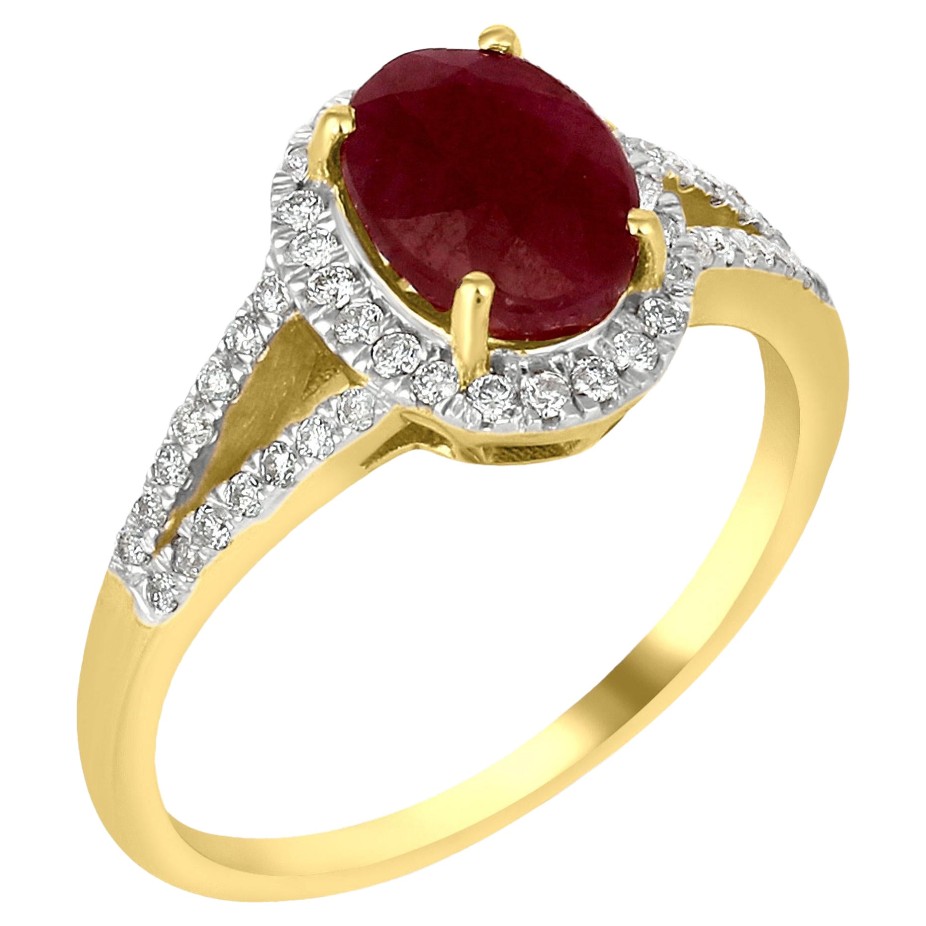 Geometrie 1,7 Ct. Solitärring mit ovalem Rubin und Diamanten, geteilter Schaft, 14K Gelbgold