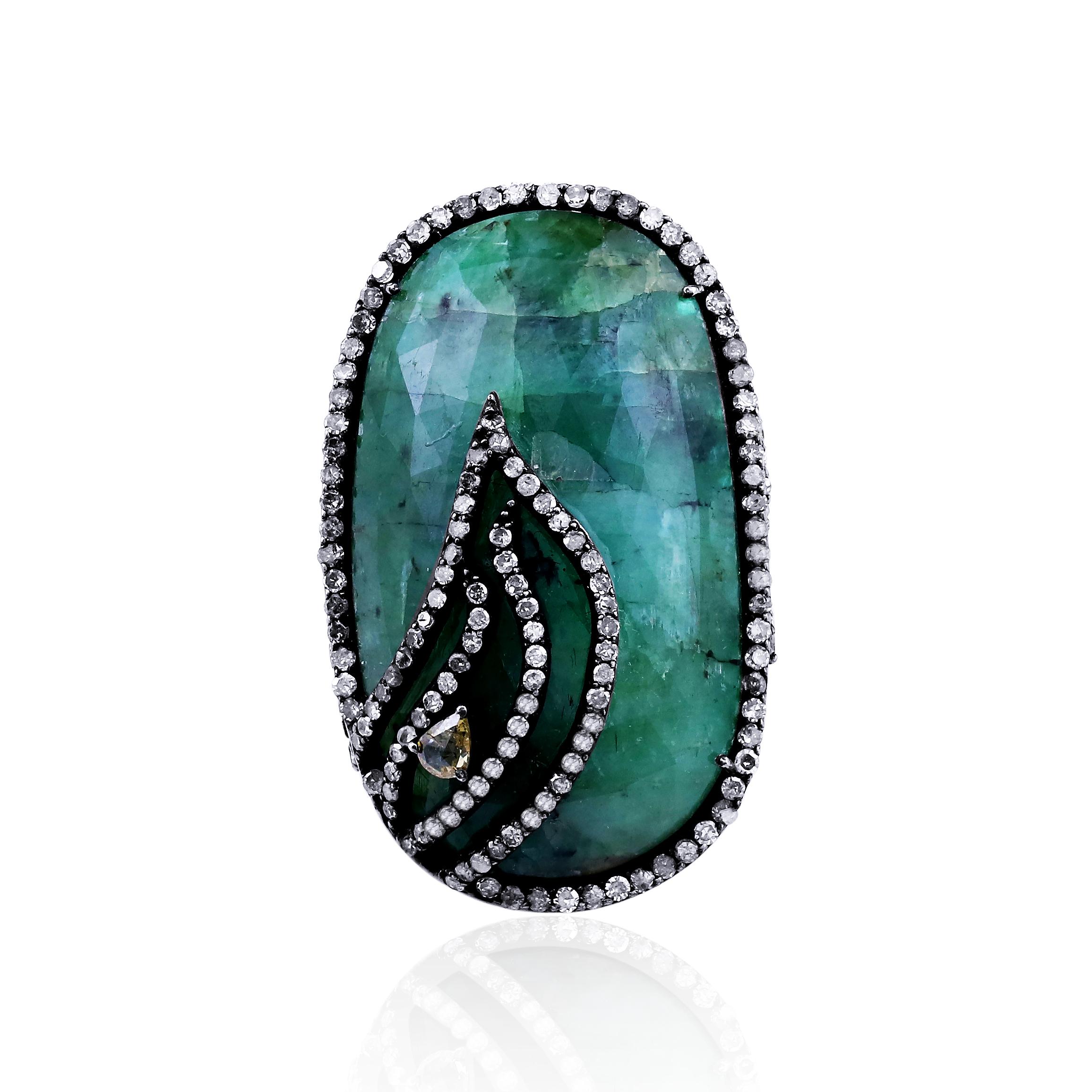 Vittoriano Anello vittoriano con diamanti naturali e smeraldi da 51,11 cttw, misura 7, 18K/SS in vendita