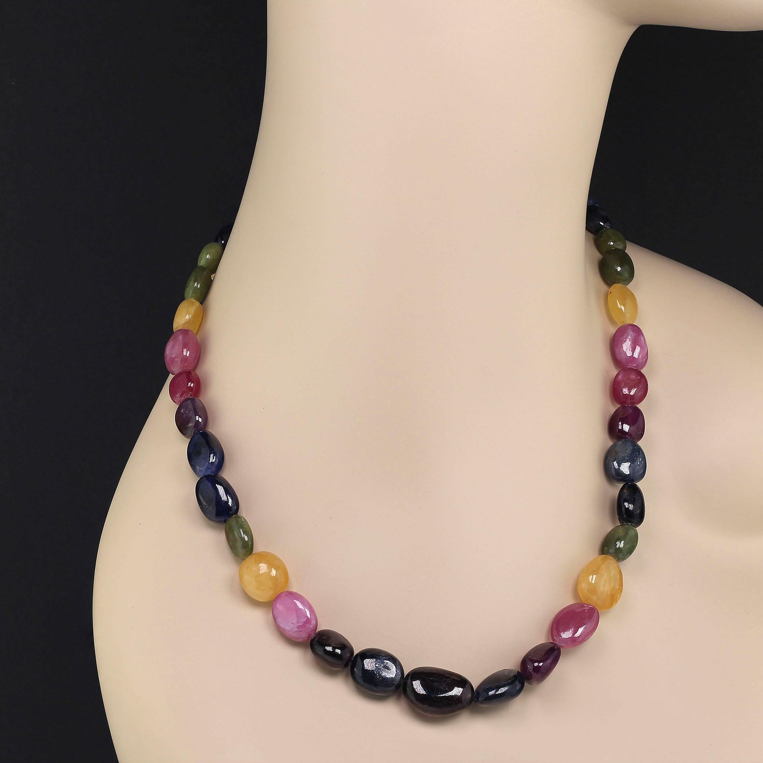 Ovale AJD-Halskette mit mehrfarbigen Saphiren (Kunsthandwerker*in) im Angebot