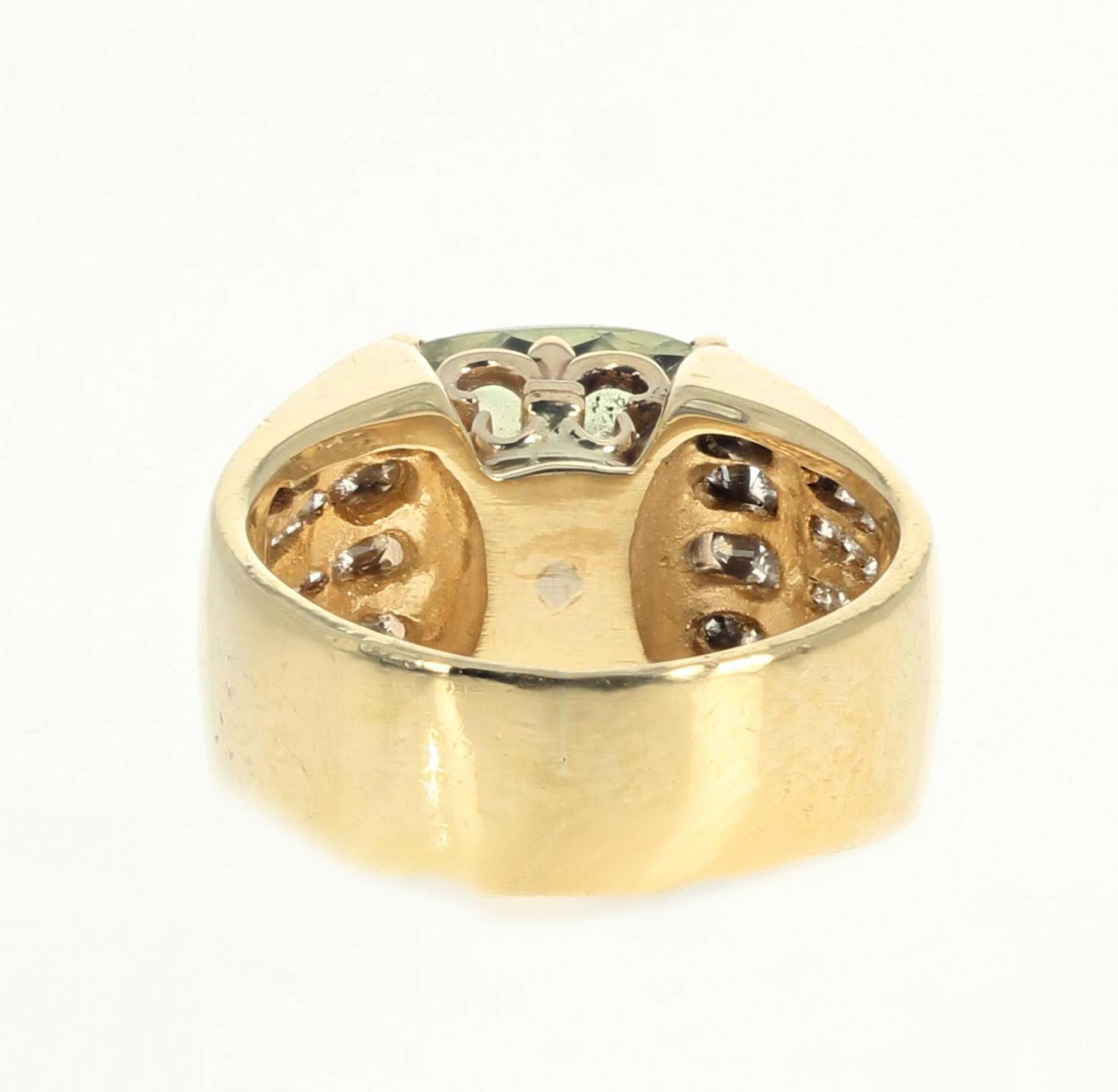 Women's or Men's AJD 3.81 Ct. Natural Sri-Lankan Green Zircon & Diamond Yellow Gold Ring For Sale