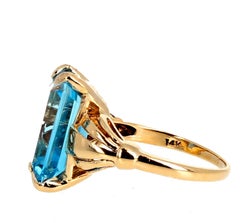 Gemjunky Candy Collection Intense Sky Blue 9.7Ct. Clear Topaz 14Kt Gold Ring