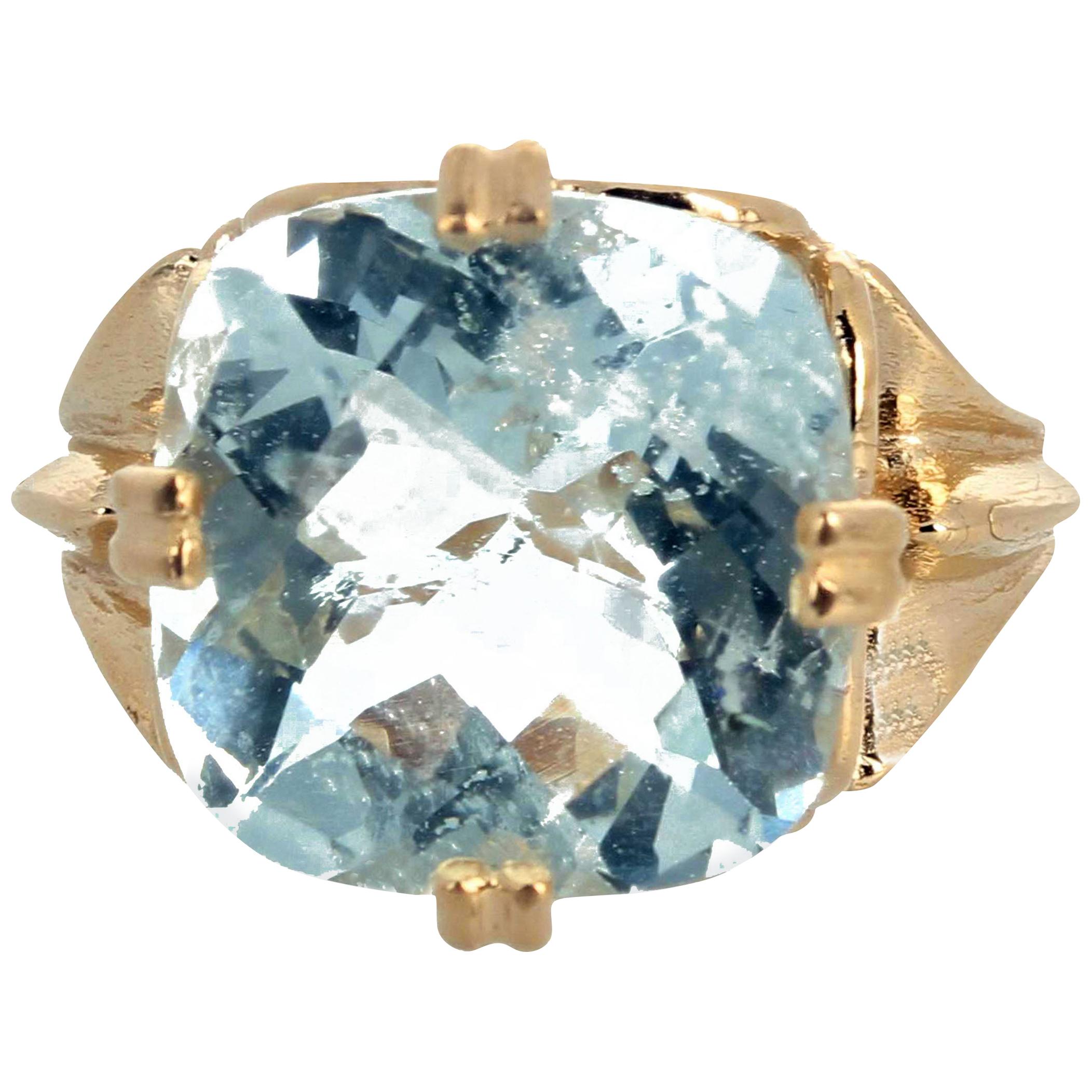 Gemjunky Classic Beautiful Solitaire Ct. Sparkling Aquamarine 14 Karat Gold Ring