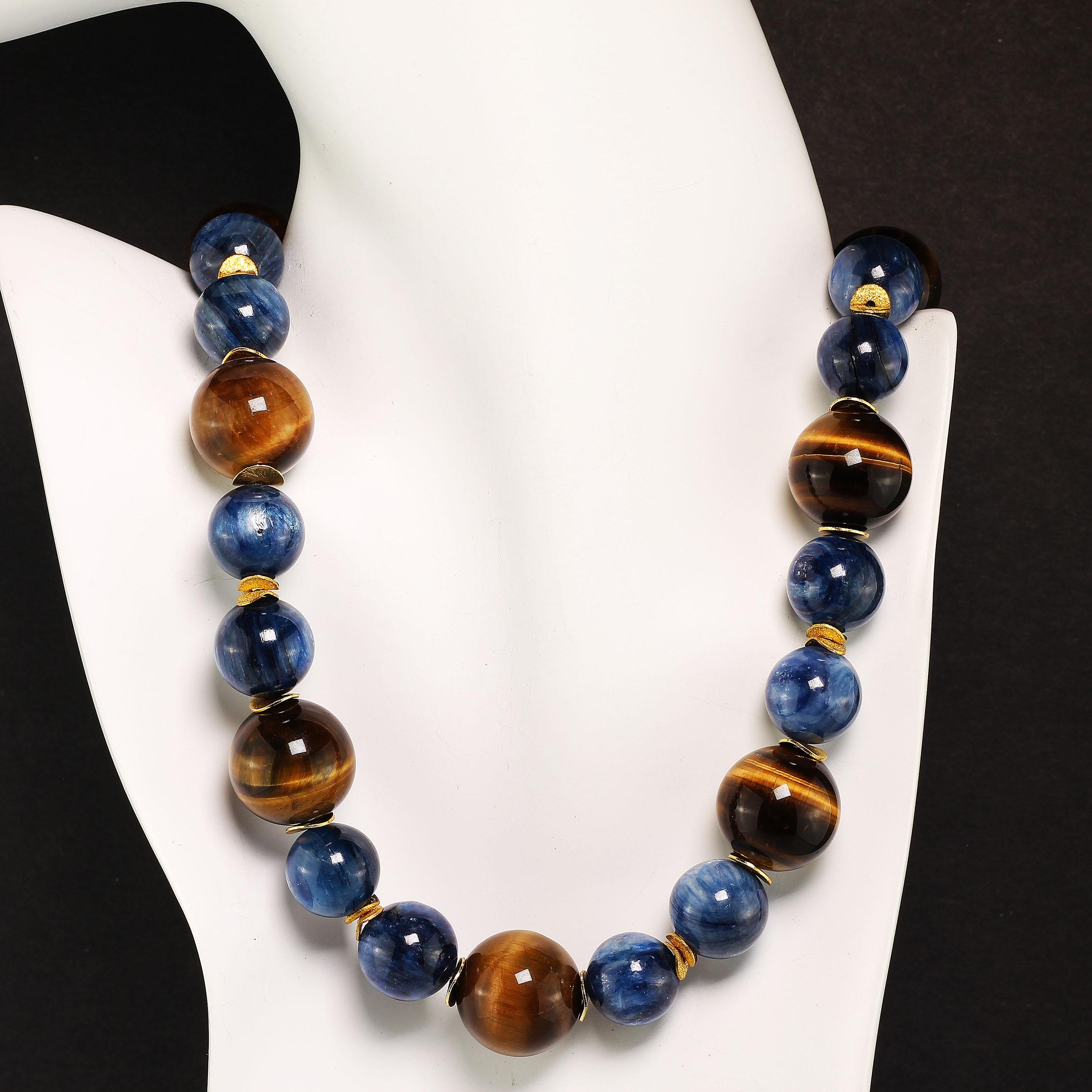 AJD 20 Inch Distinctive Necklace of Natural Tiger's Eye and Blue Kyanite In New Condition For Sale In Raleigh, NC