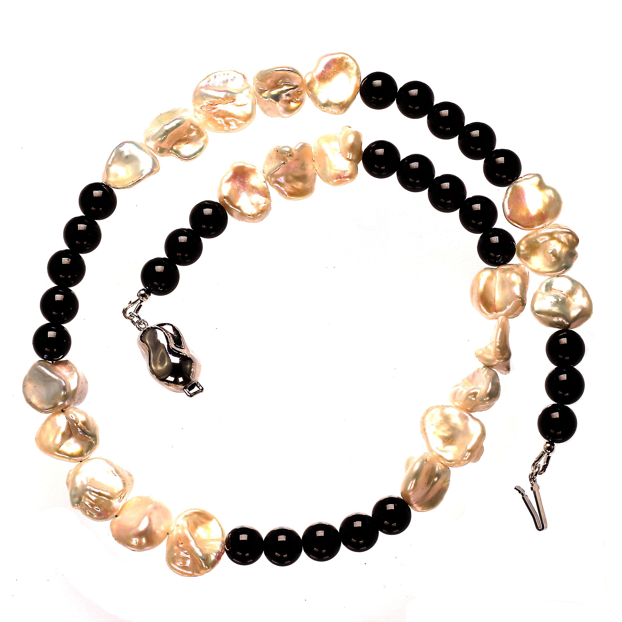 Gemjunky Elegant Black Onyx and White Pearl Necklace 3