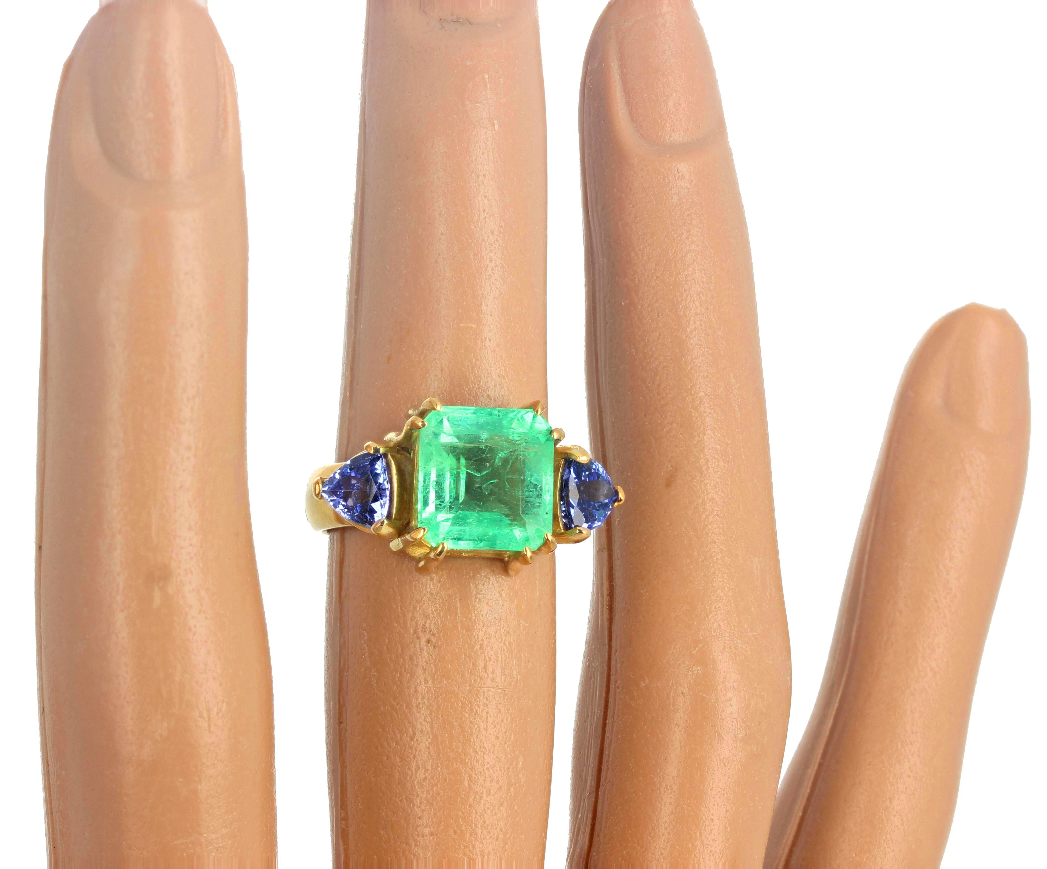 Gemjunky Elegant 2.8 Ct. Emerald & Natural Blue Tanzanite 18K Gold Cocktail Ring 1