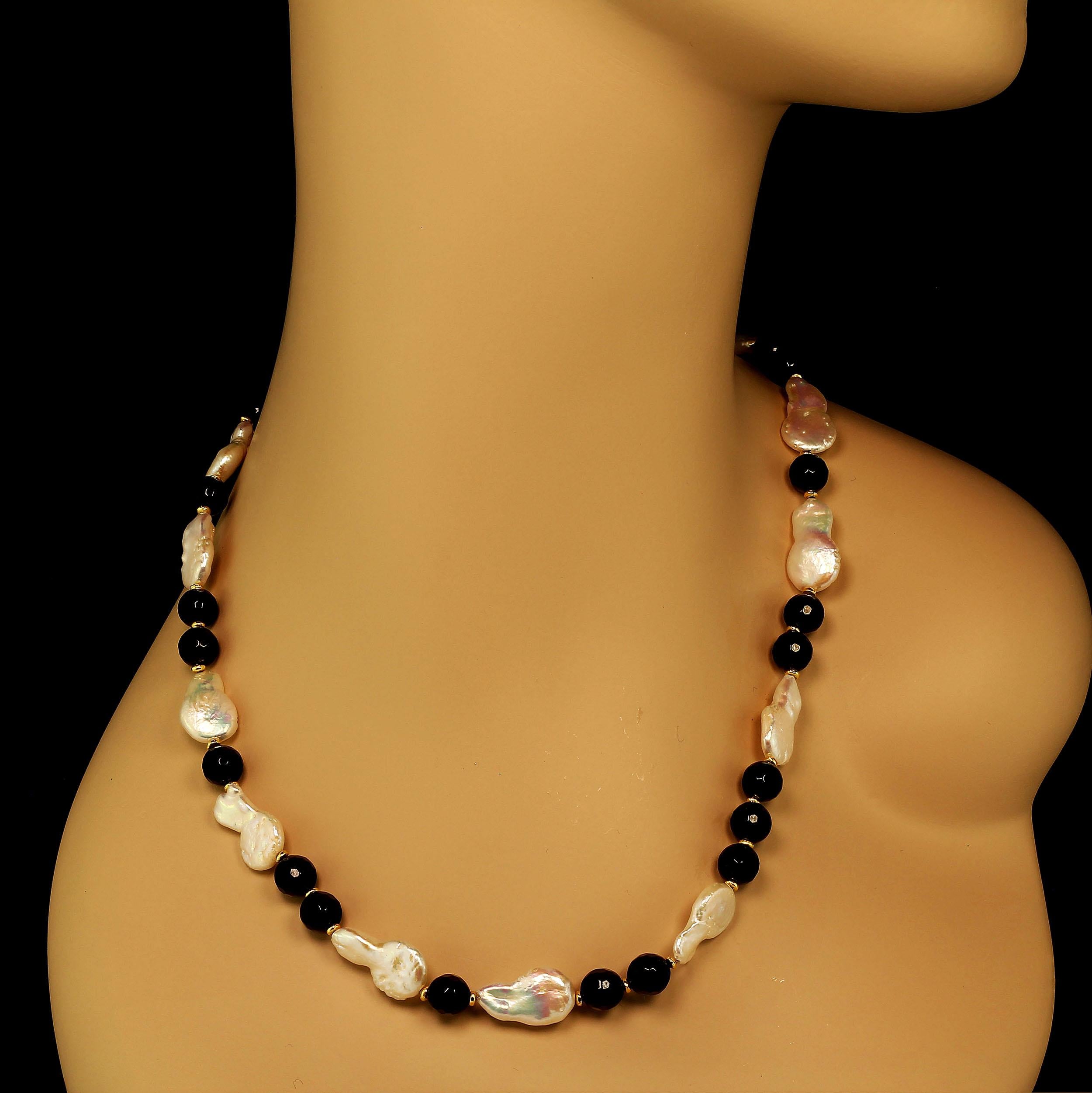 AJD Elegant Freshwater Pearl and Black Onyx Necklace June Birthstone In New Condition In Raleigh, NC