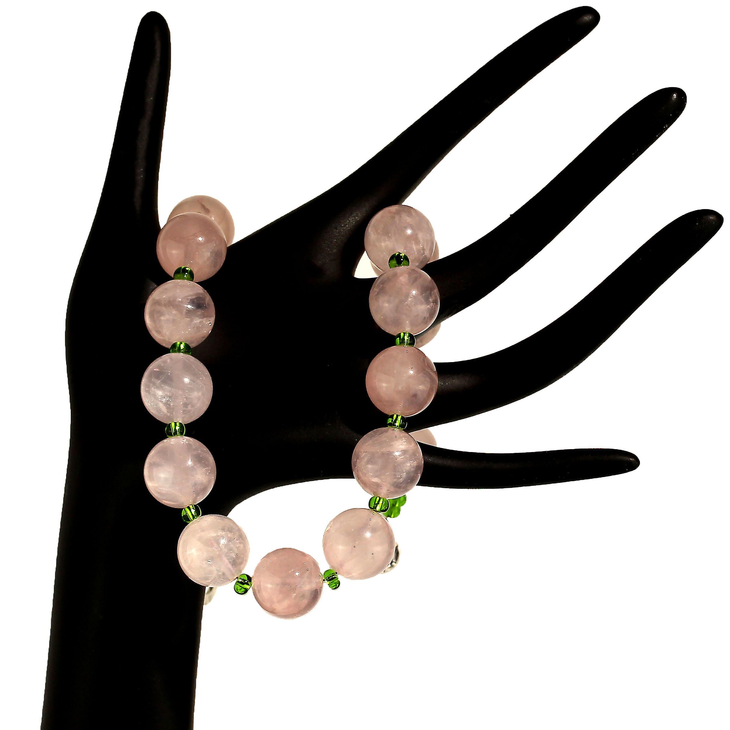 16 Zoll Halskette mit Rosenquarz und grünen tschechischen Perlen von AJD im Angebot 1