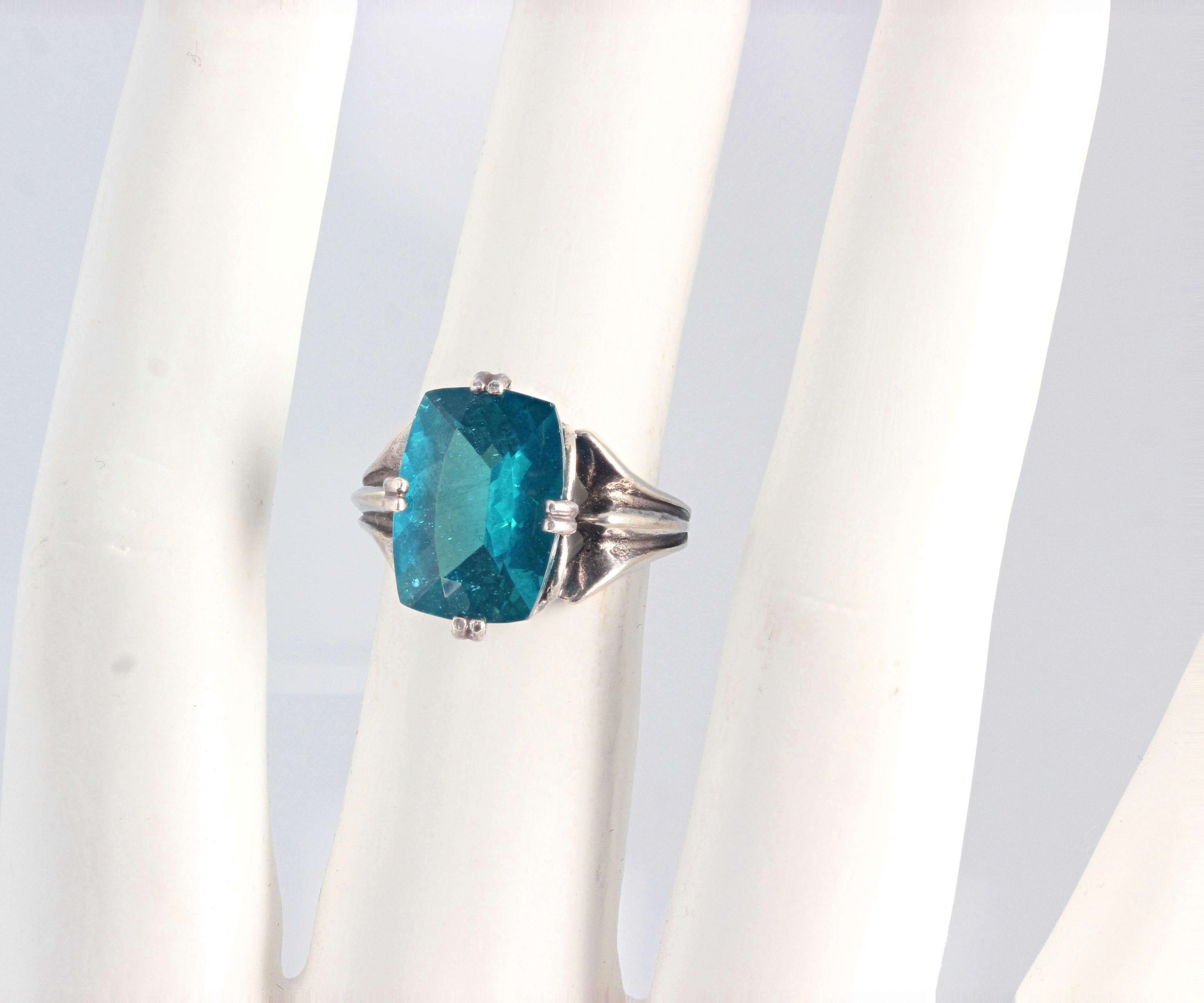 AJD Glorious Brilliant Intense 6.4 Ct Natural Apatite Sterling Silver Ring For Sale 3