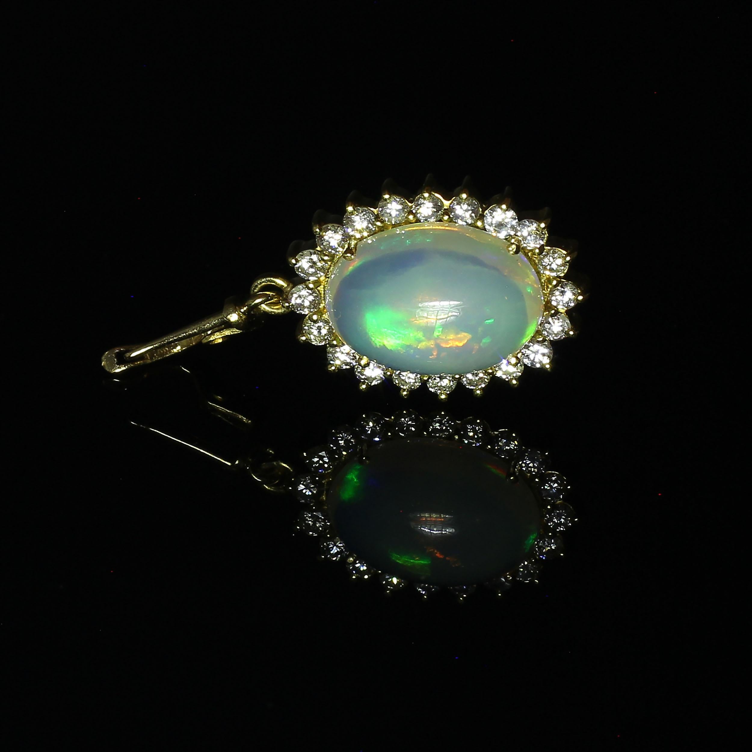 Gemjunky Gorgeous Opal and Diamond Pendant In New Condition In Raleigh, NC