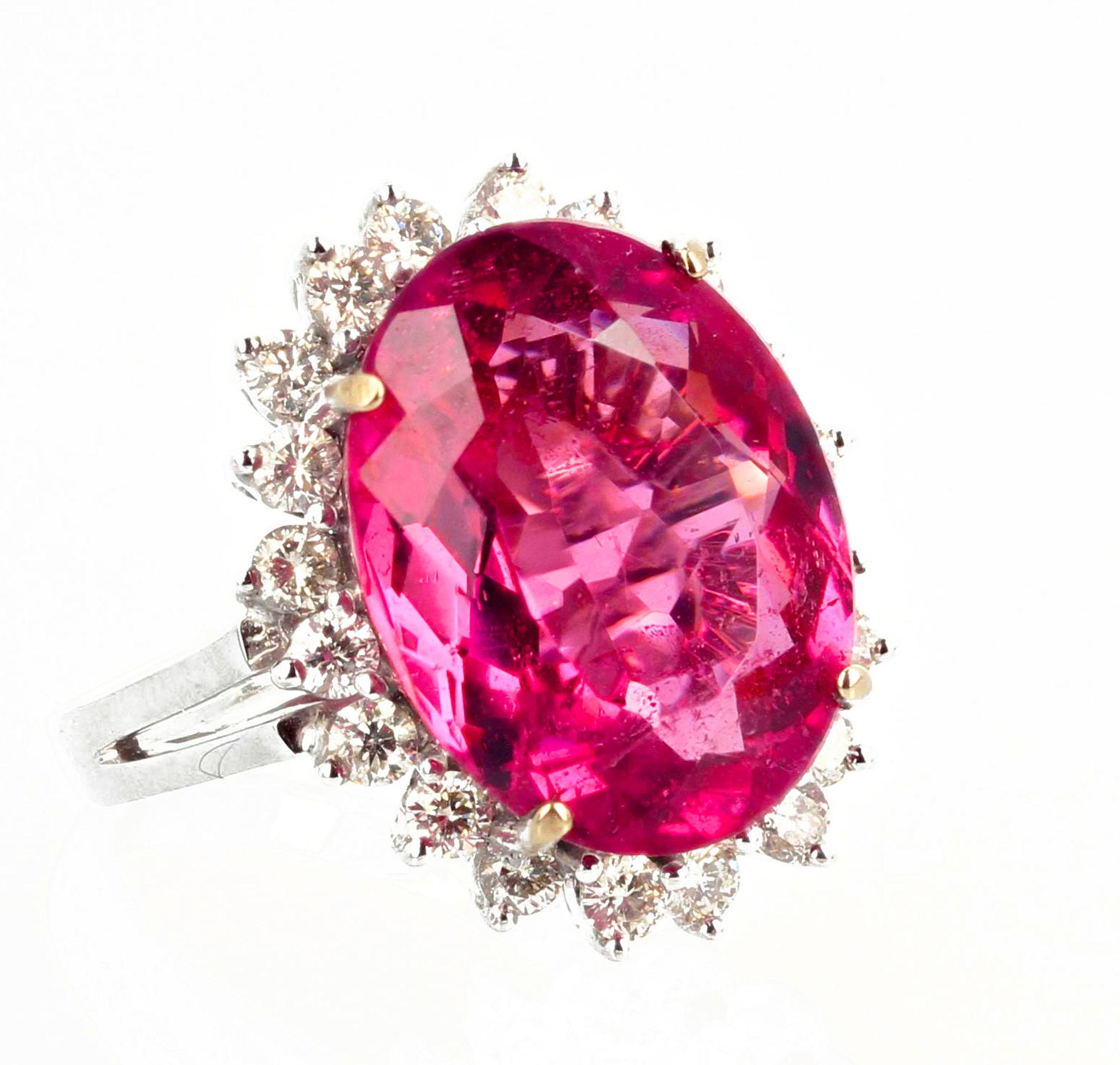 AJD GORGEOUS Brilliant Red 6.5 Ct Rubelite Tourmaline & Diamonds Gold Ring In New Condition For Sale In Raleigh, NC