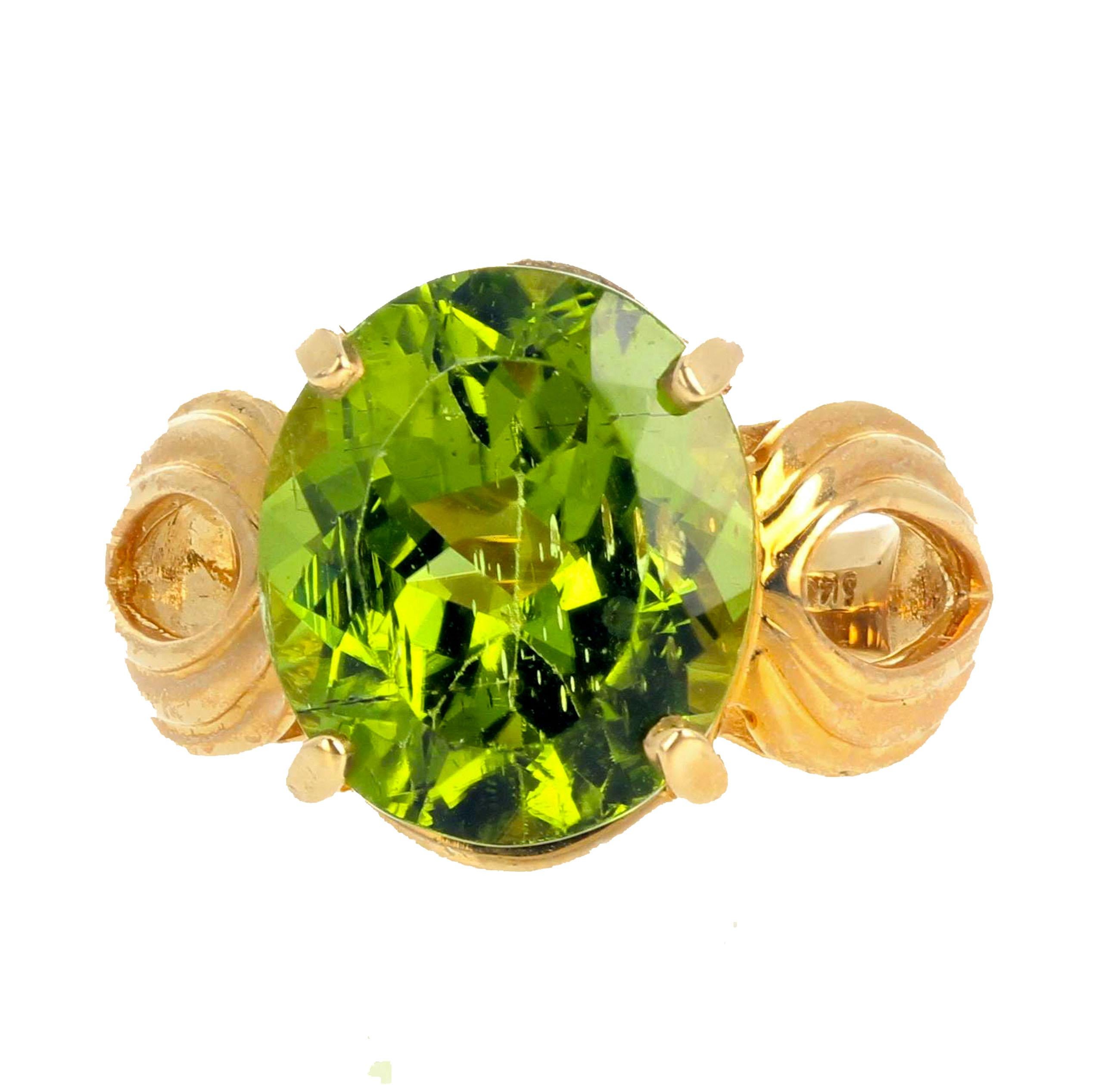 Gemjunky Amazingly Brilliant 10 Carat Glittering Natural Peridot 14Kt Gold Ring In New Condition In Raleigh, NC