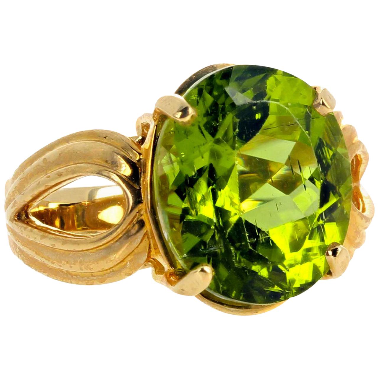 Gemjunky Amazingly Brilliant 10 Carat Glittering Natural Peridot 14Kt Gold Ring