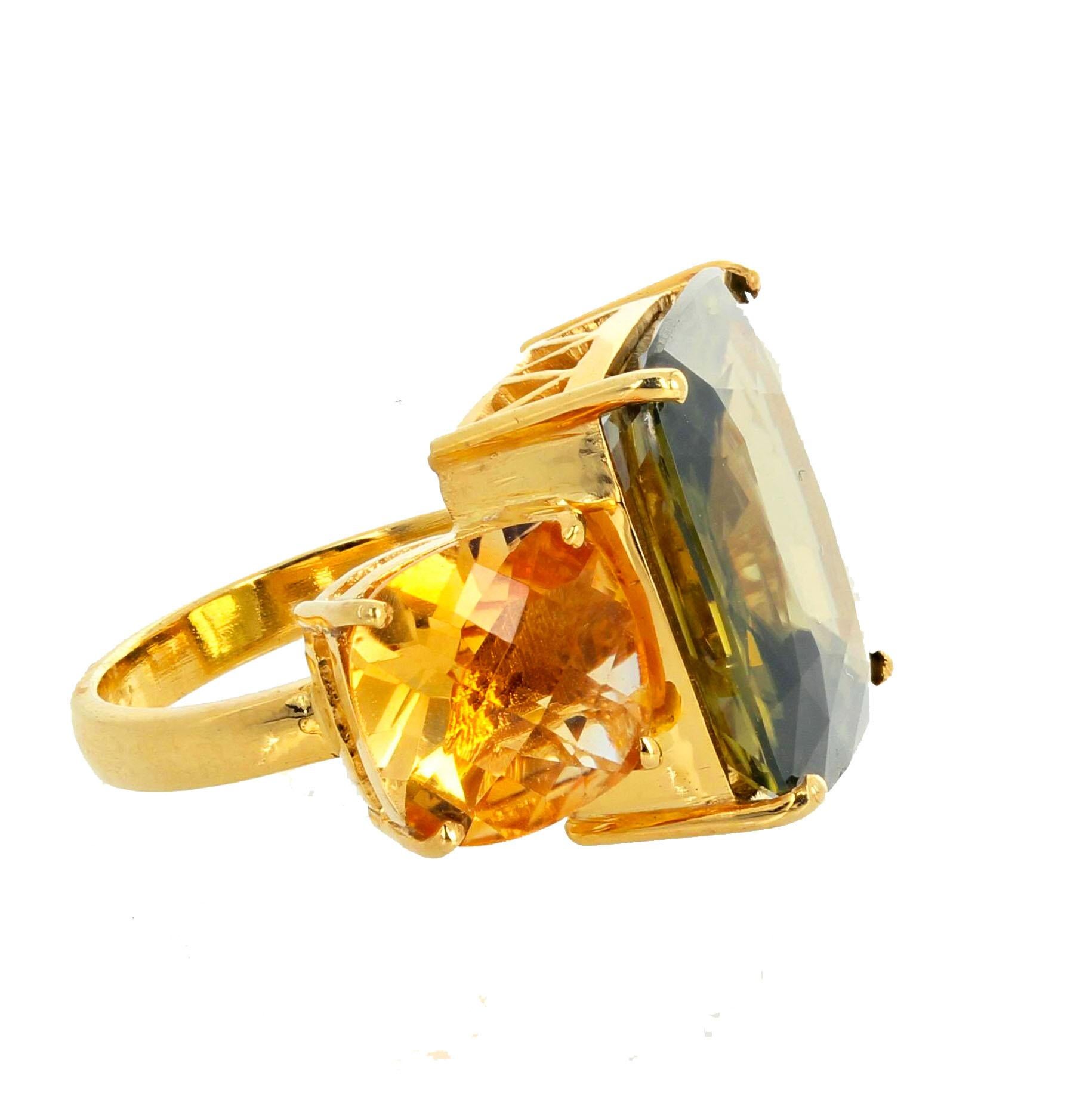 AJD VERY RARE Intensely Brilliant Fiery Green 22.68 Ct ZIRCON & Citrine Ring In New Condition For Sale In Raleigh, NC