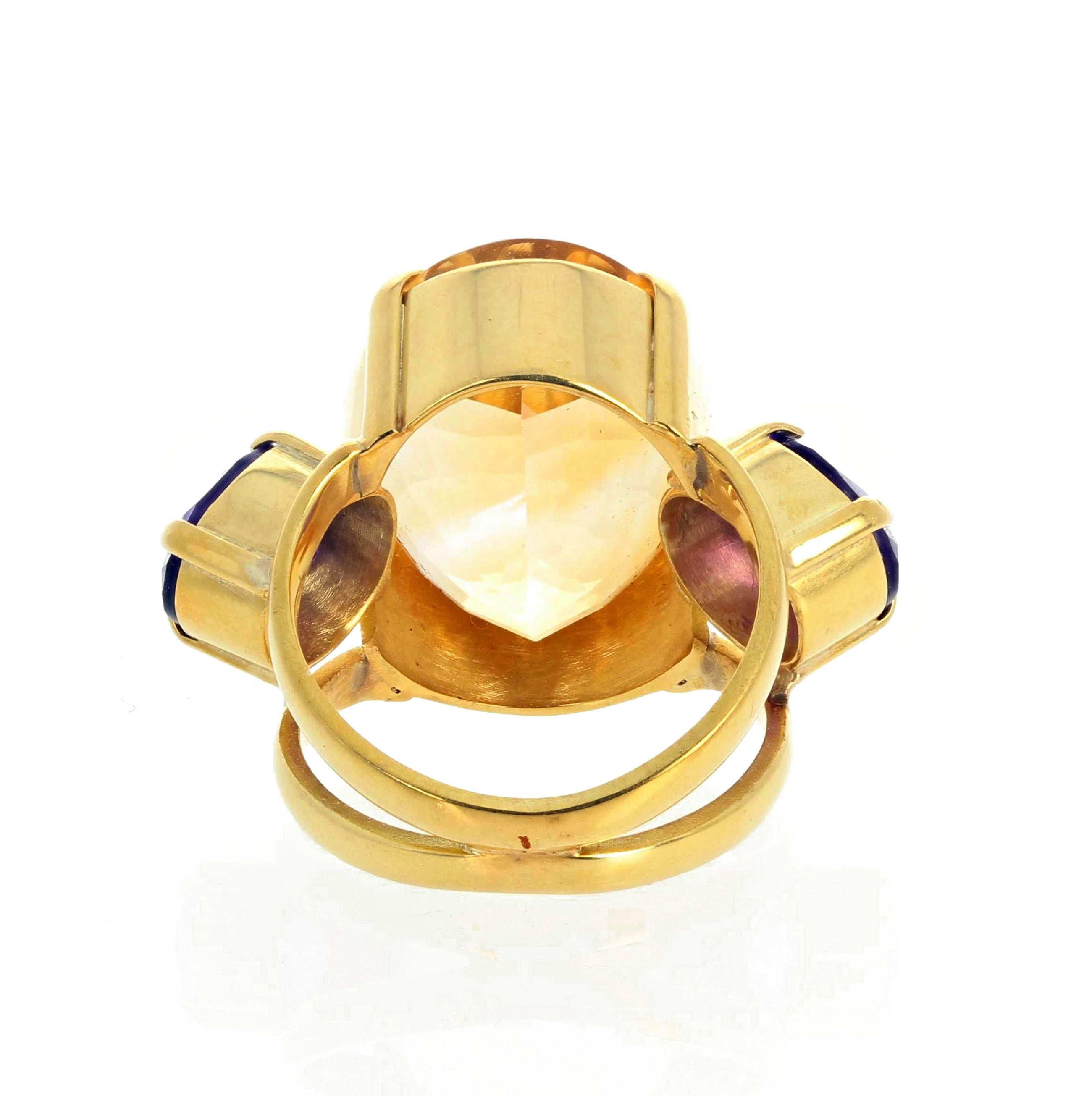 AJD Beeindruckender Ring aus 18 Karat Gelbgold mit wunderschönem 26 Karat Citrin und Amethyst, wunderschön für Damen oder Herren im Angebot