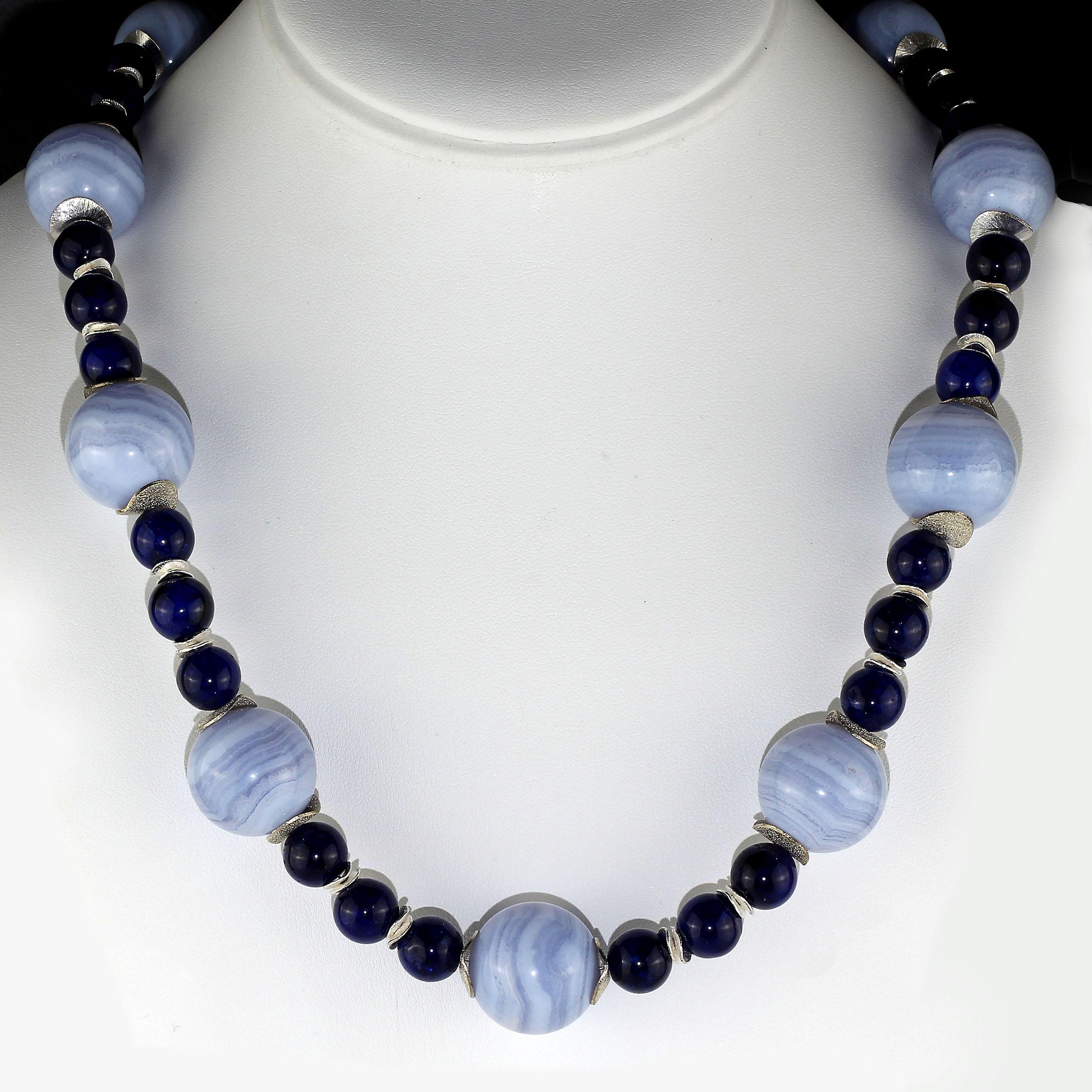 Gemjunky Hot Topic Necklace of Blue Lace Agate and Blue Agate In New Condition In Raleigh, NC