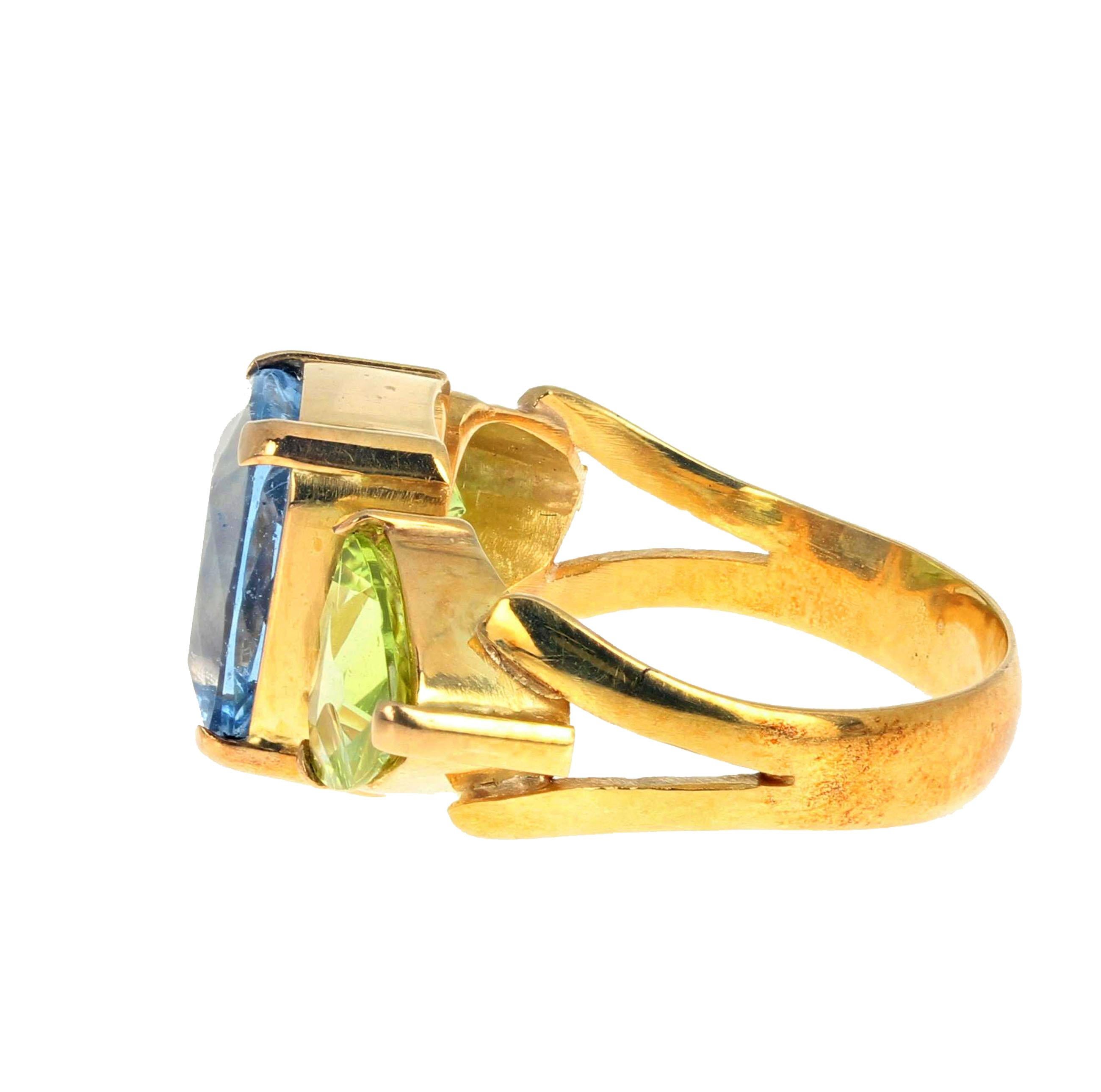 Women's or Men's AJD Magic Natural Color Change 5 Carat Fluorite & Intense Peridot 18K Gold Ring For Sale