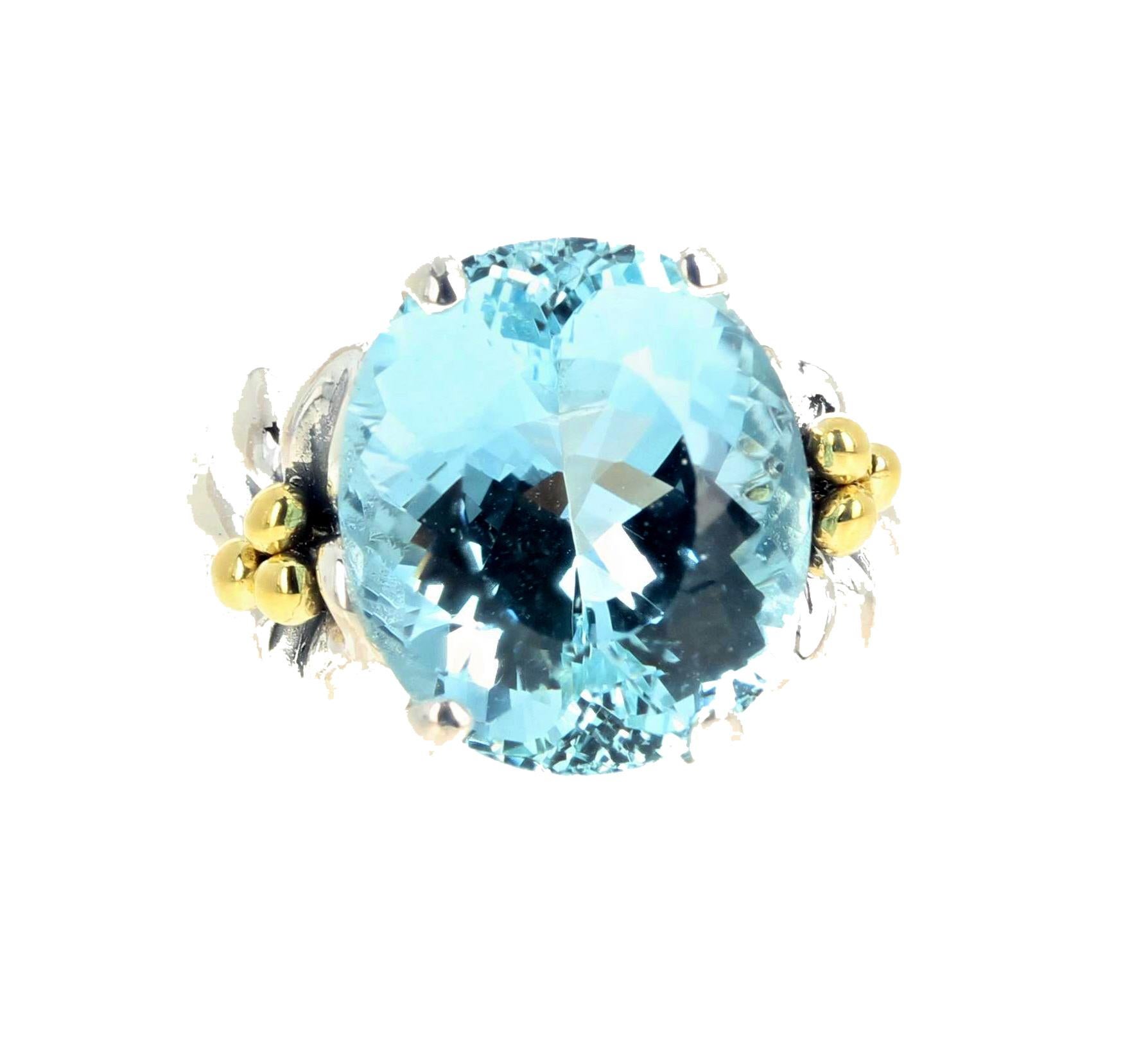 AJD Magnificent Natural Rare HUGE Blue 11 Carat Aquamarine Ring In New Condition For Sale In Raleigh, NC