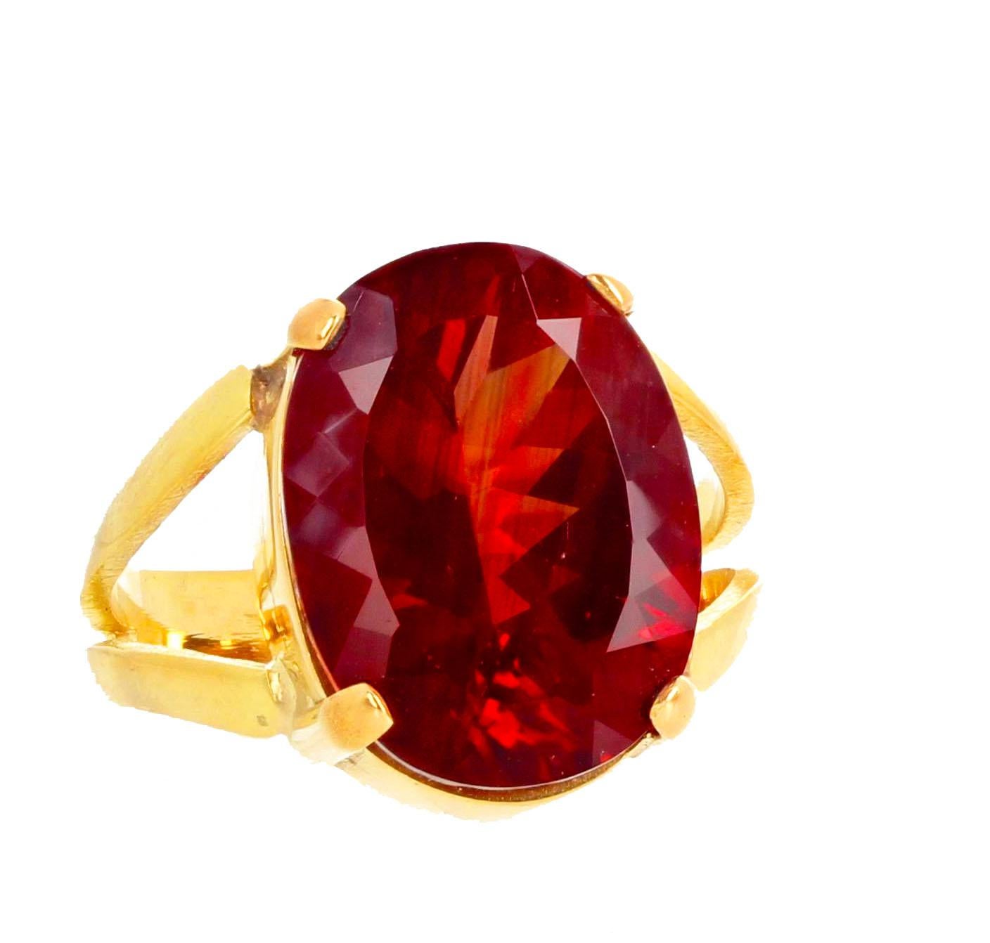 AJD, magnifique bague rare en or jaune 18 carats avec etecine rouge vif orange 8 carats en vente 1