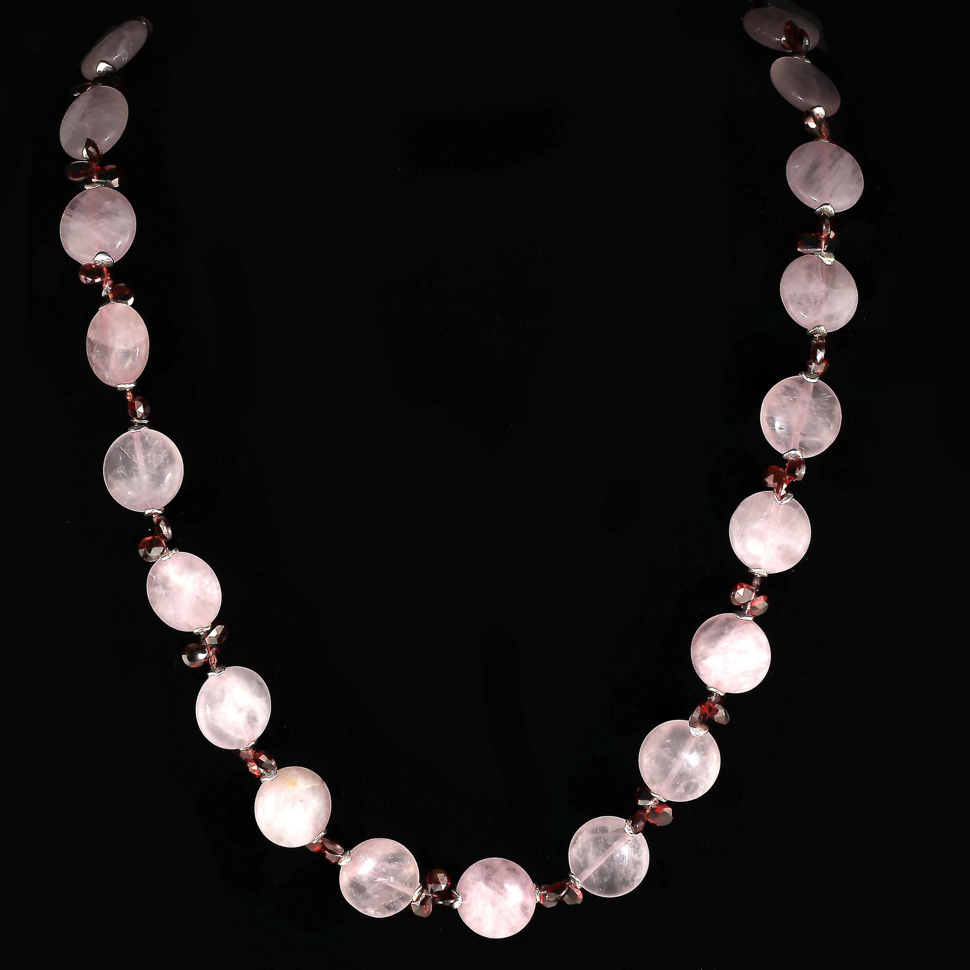 Collana AJD Unique con granato e quarzo rosa  Un grande regalo! In condizioni Nuovo in vendita a Raleigh, NC