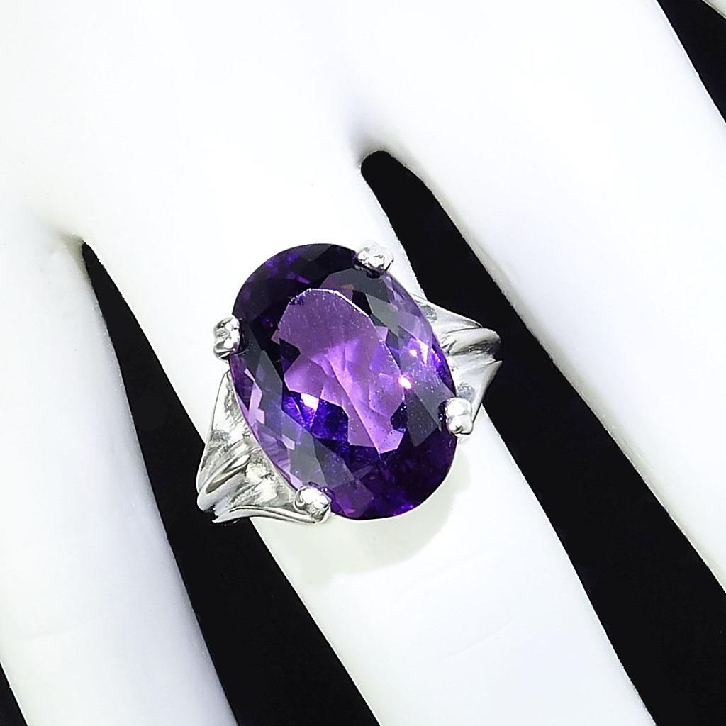 Gemjunky Oval Amethyst in Sterling Silver Ring February Birthstone In New Condition In Raleigh, NC