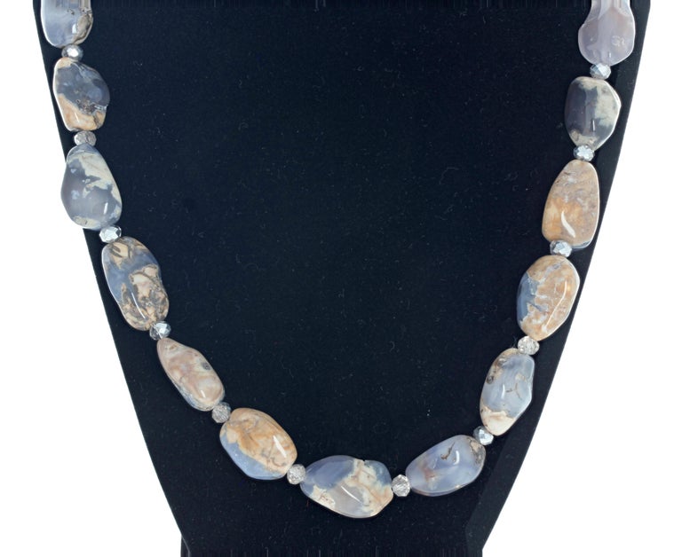AJD Rare Fascinating Natural Polished Chalcedony Necklace In New Condition For Sale In Tuxedo Park , NY