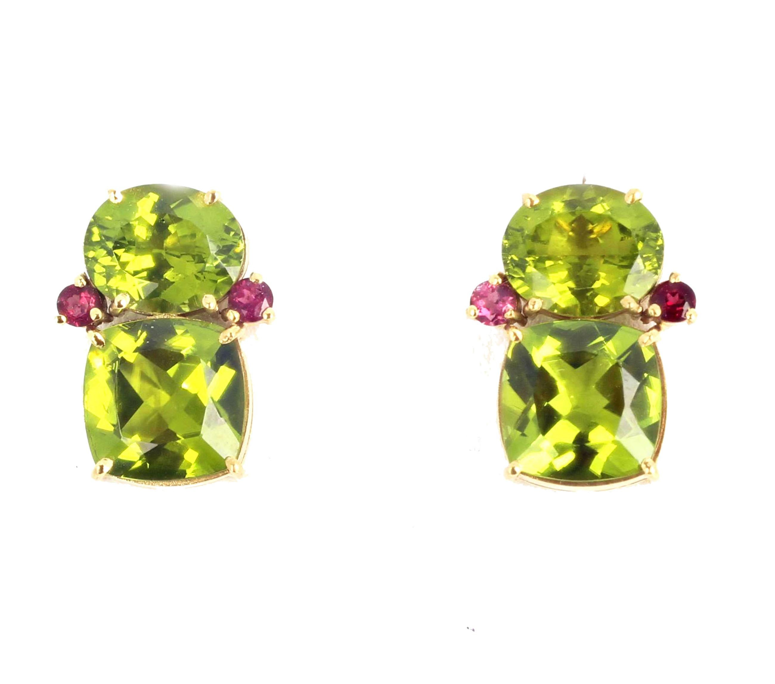 AJD Matching 5.44Ct. Tourmaline & 4.4Ct Peridot 18kt Gold Ring & Earrings In New Condition In Raleigh, NC