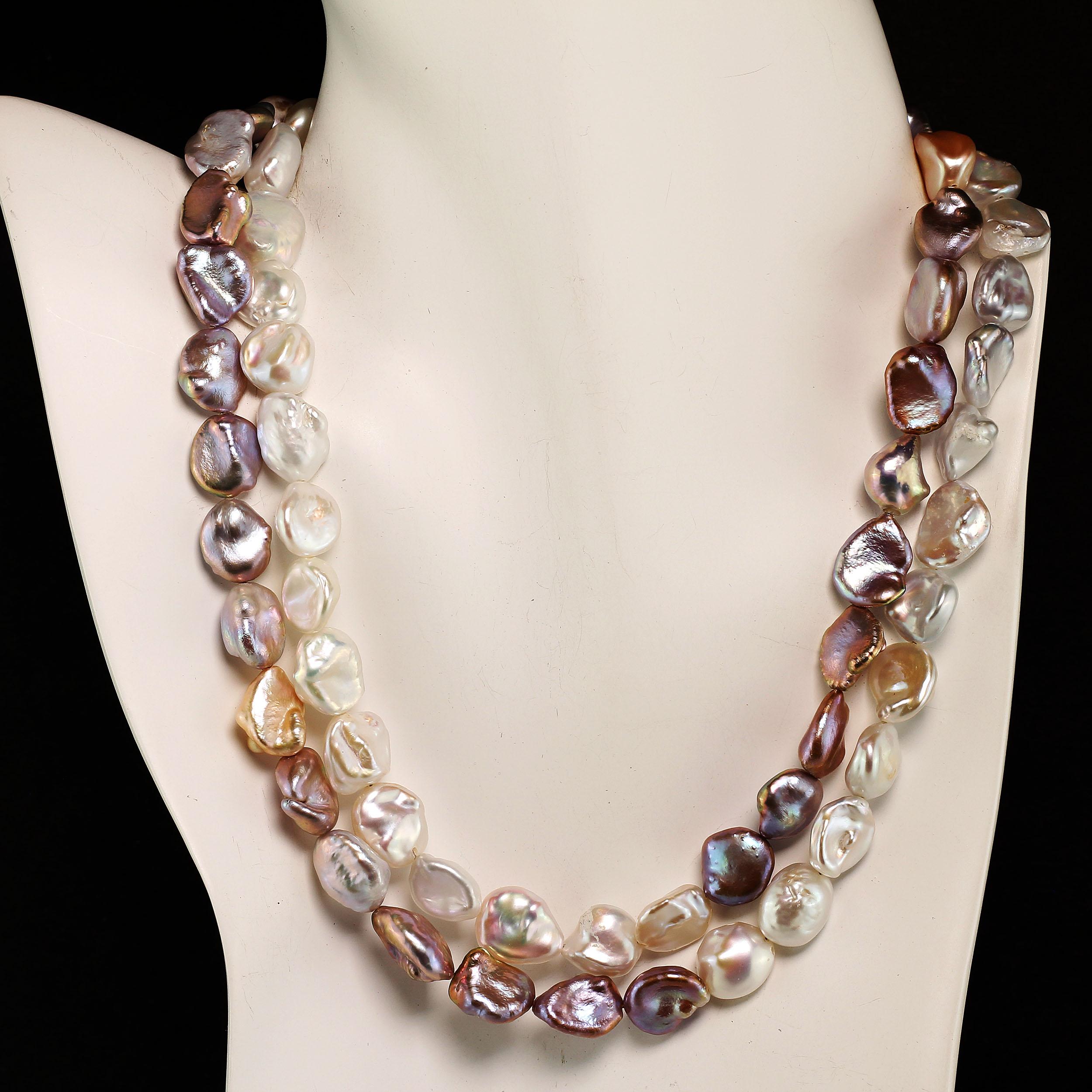 Halskette, AJD 15 Zoll, zweireihig, Perlen in Silber und Wei, Kreuz ber Muster  im Angebot 1