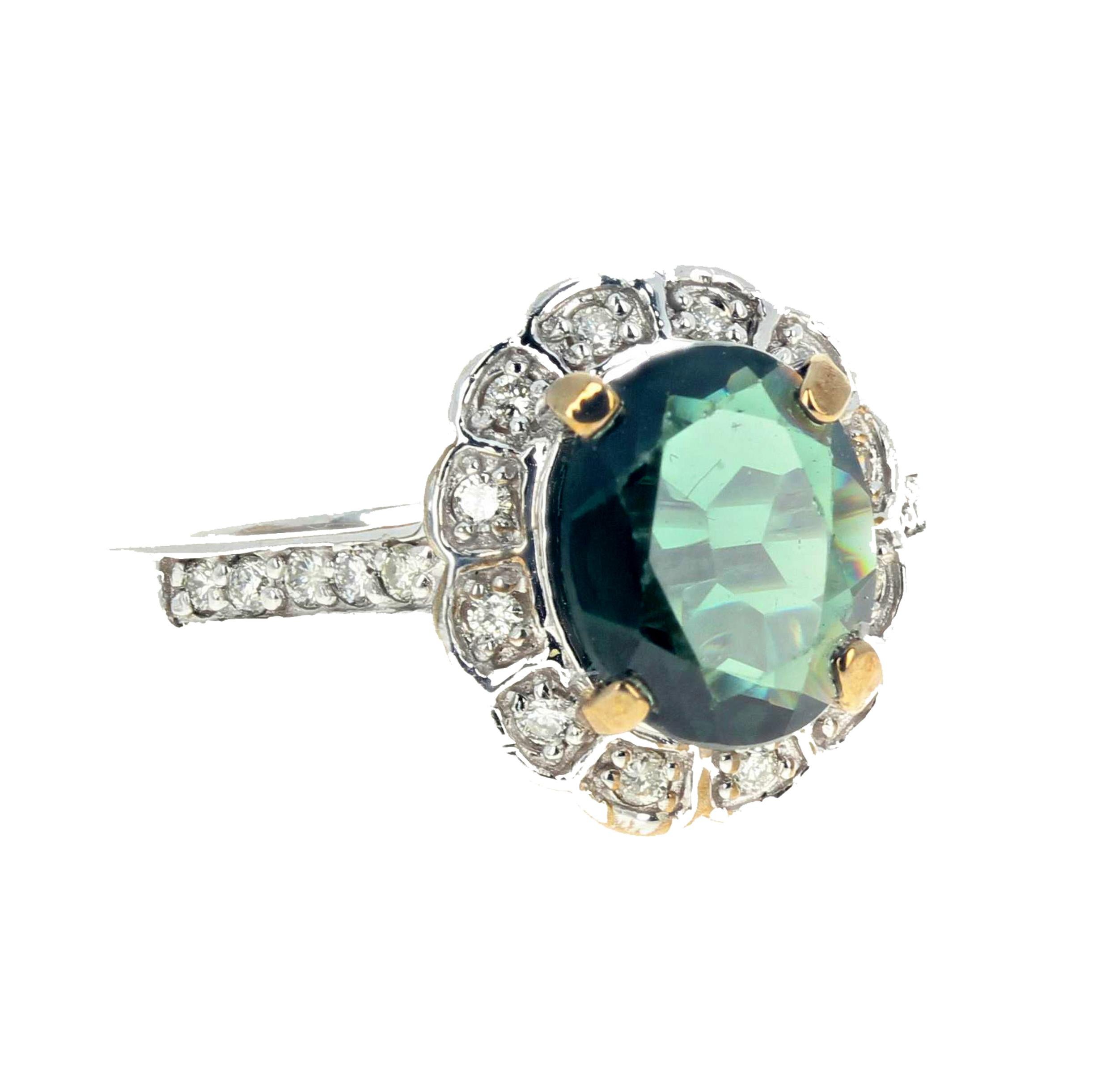 AJD Intensely Glowing 2.23 Ct Green Apatite & White Diamonds Ring In New Condition For Sale In Raleigh, NC