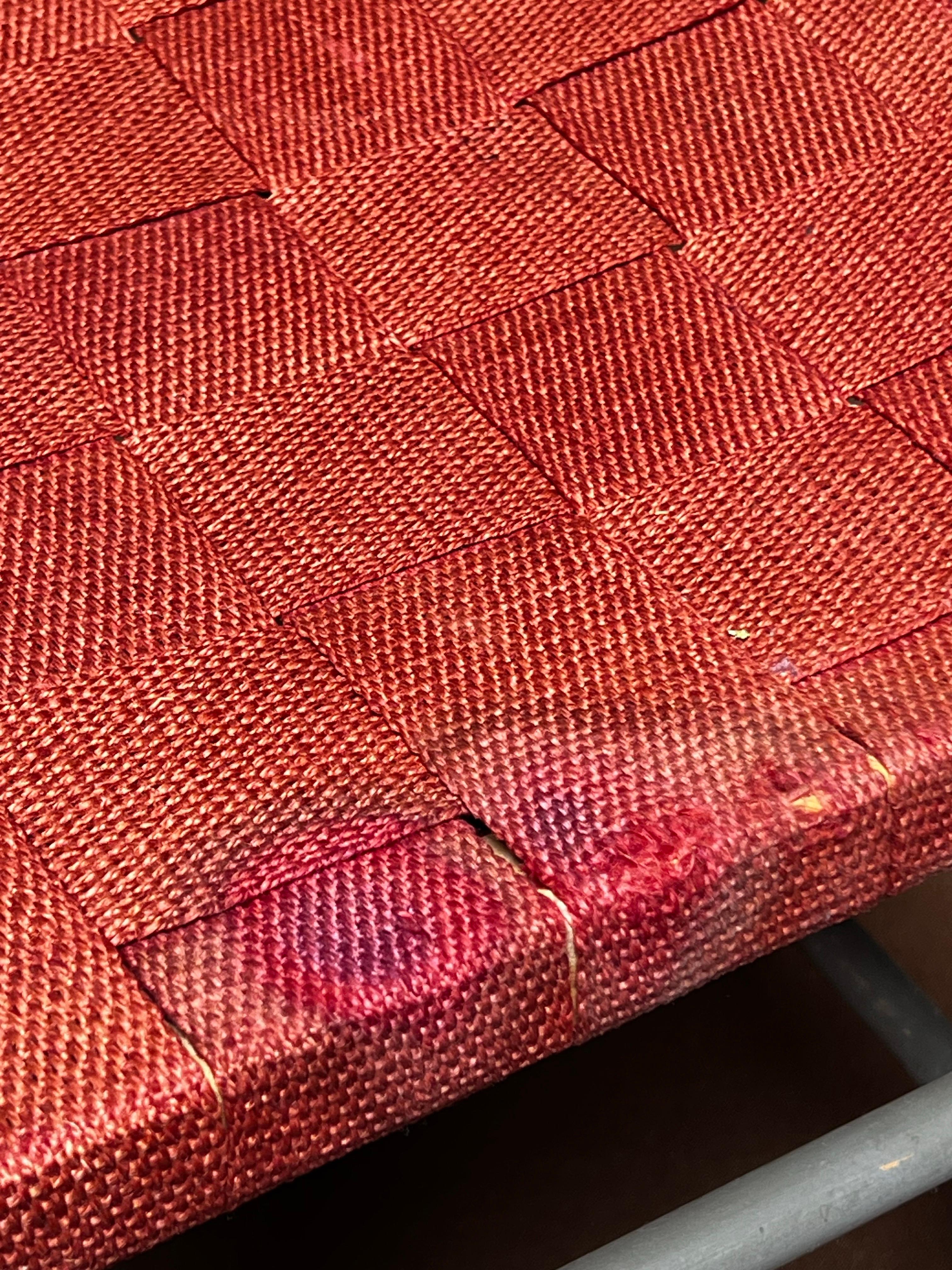 Svedese Gemla  Sgabello anni '30 in betulla massiccia verniciata + strisce rosse Tutto originale decorativo in vendita