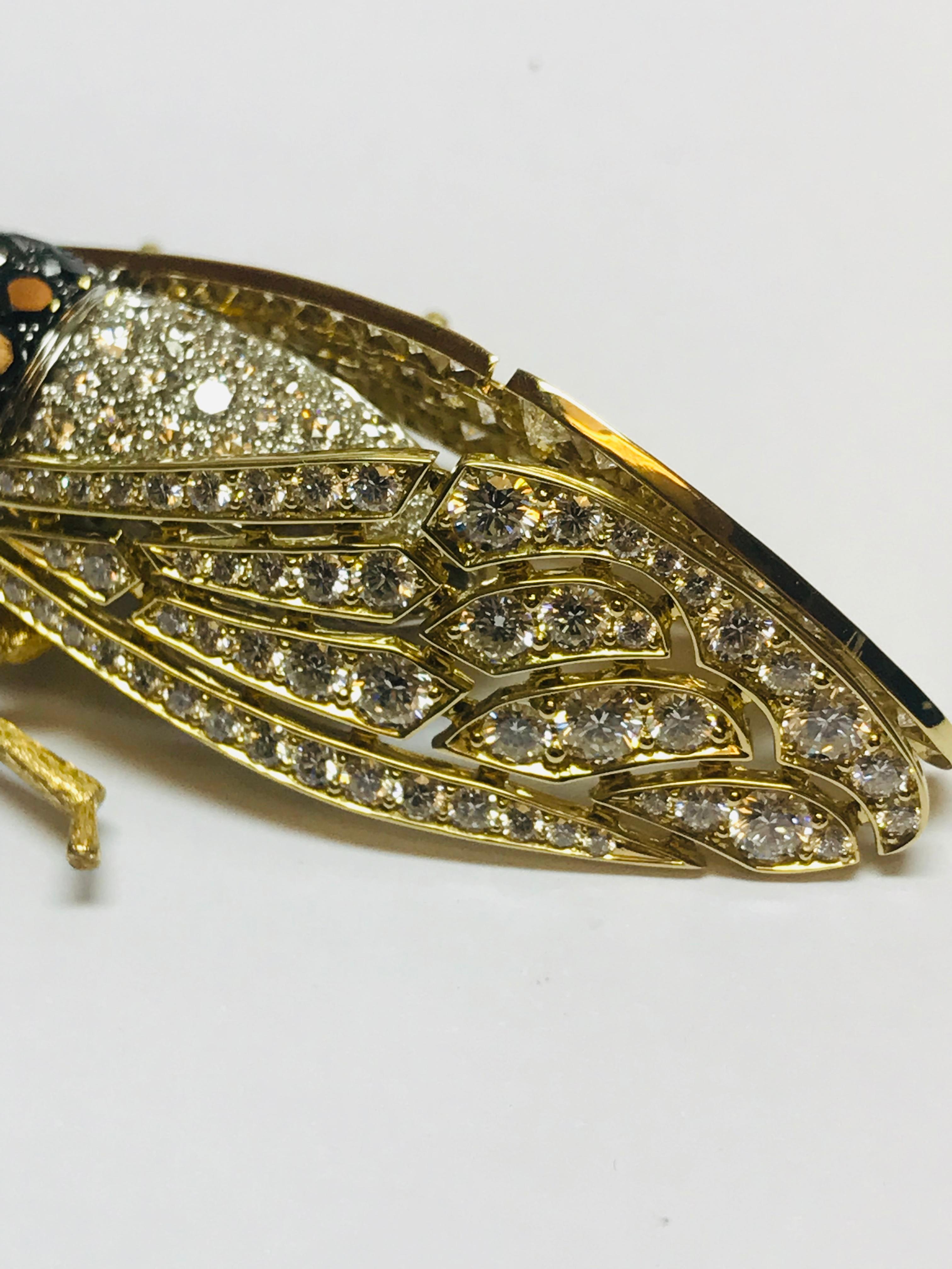 Gemlok 18 Karat White and Yellow Gold, Black and White Diamond Cicada Brooch In New Condition For Sale In New York, NY