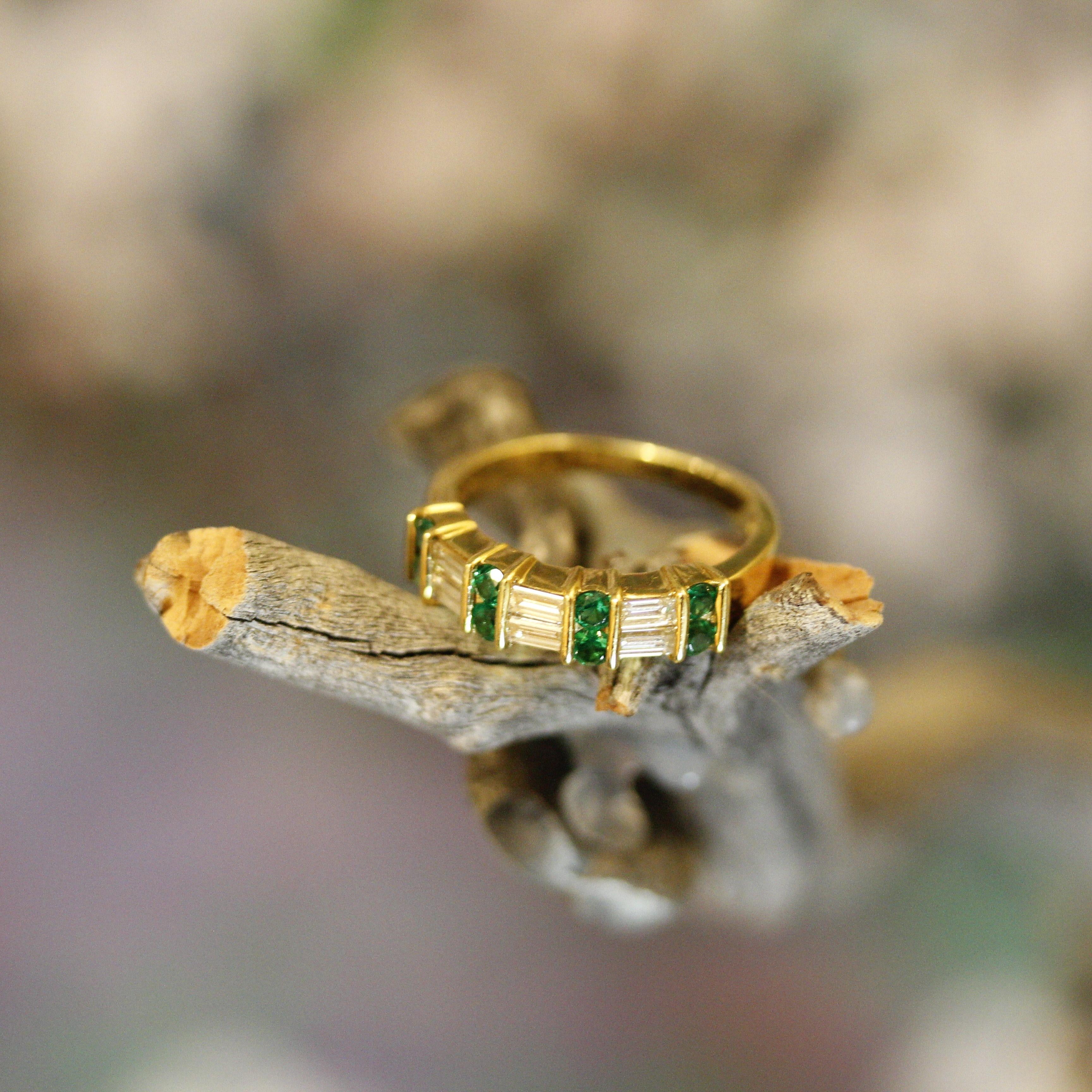 Gemlok Diamond Emerald Gold Band Ring For Sale 4