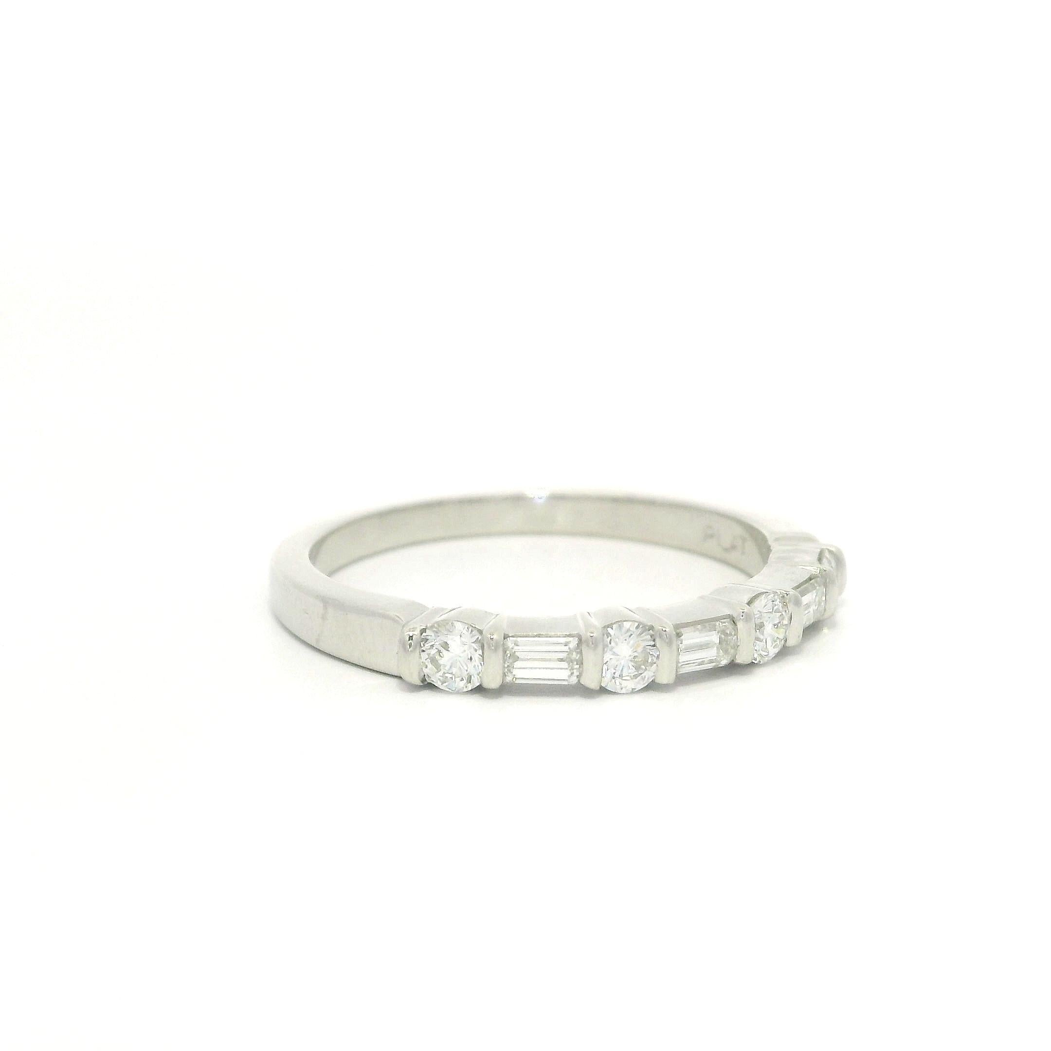 Gemlok Platinum 0.55ctw Alternating Emerald & Round Cut Diamond Band Ring For Sale 5