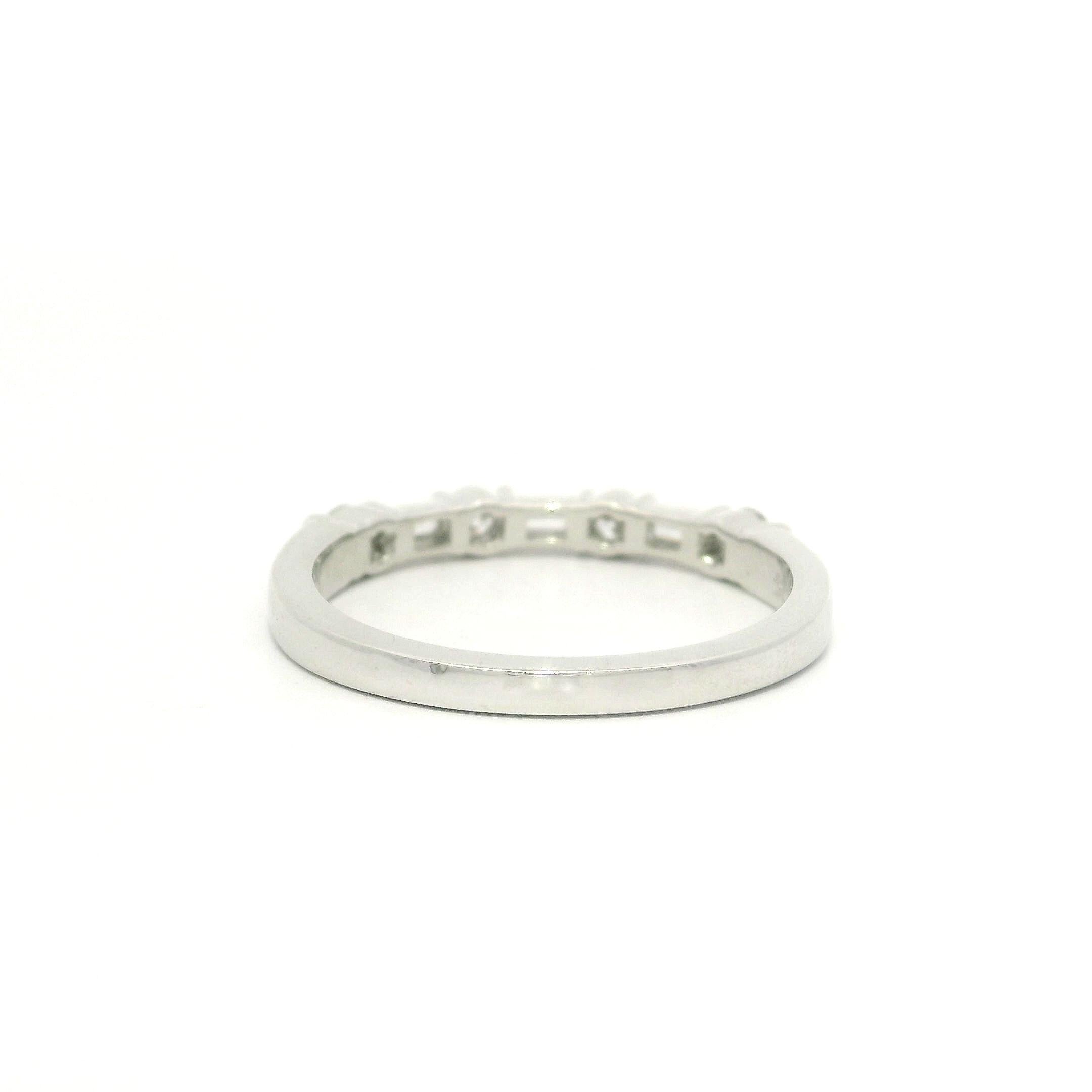 Gemlok Platinum 0.55ctw Alternating Emerald & Round Cut Diamond Band Ring For Sale 6