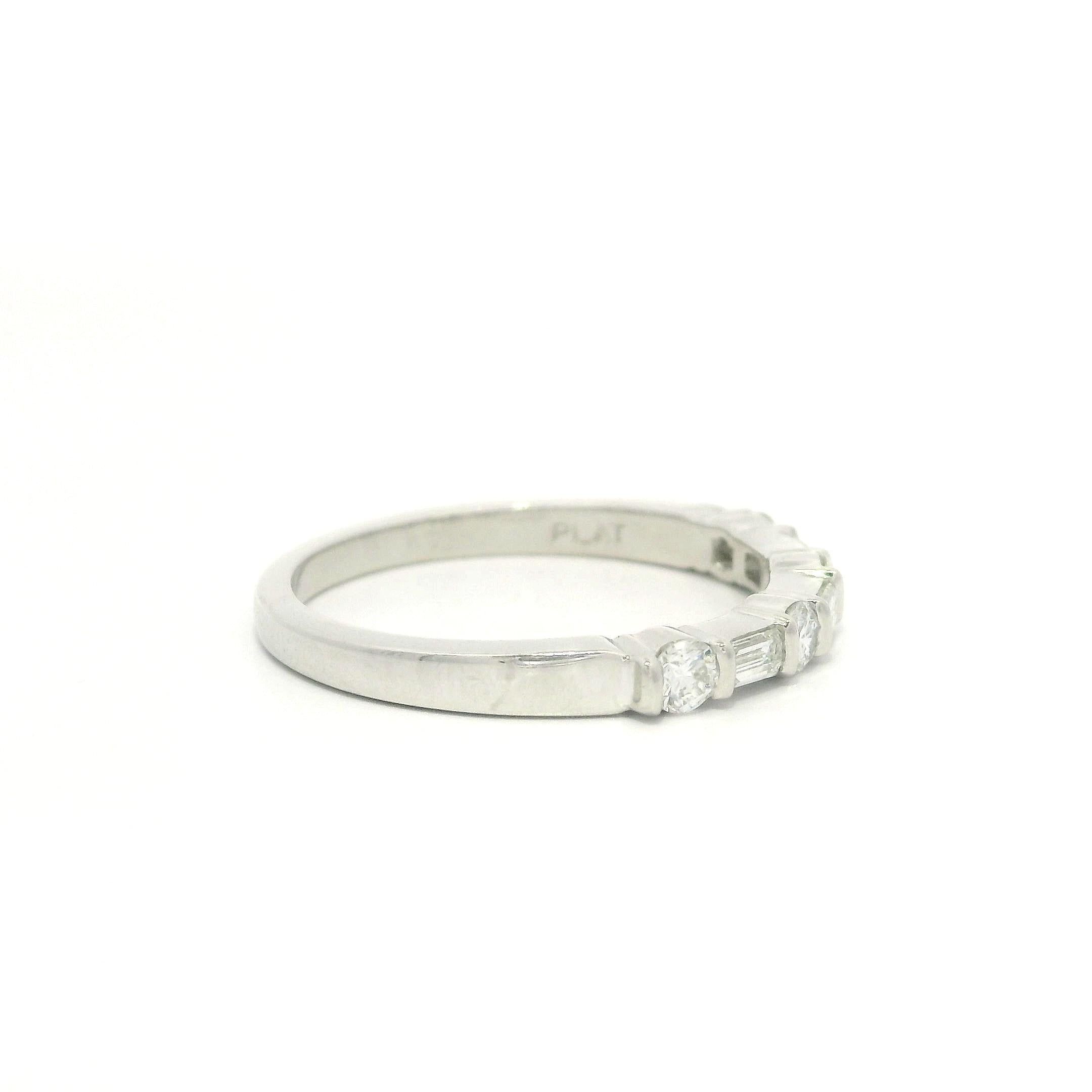 Women's Gemlok Platinum 0.55ctw Alternating Emerald & Round Cut Diamond Band Ring For Sale