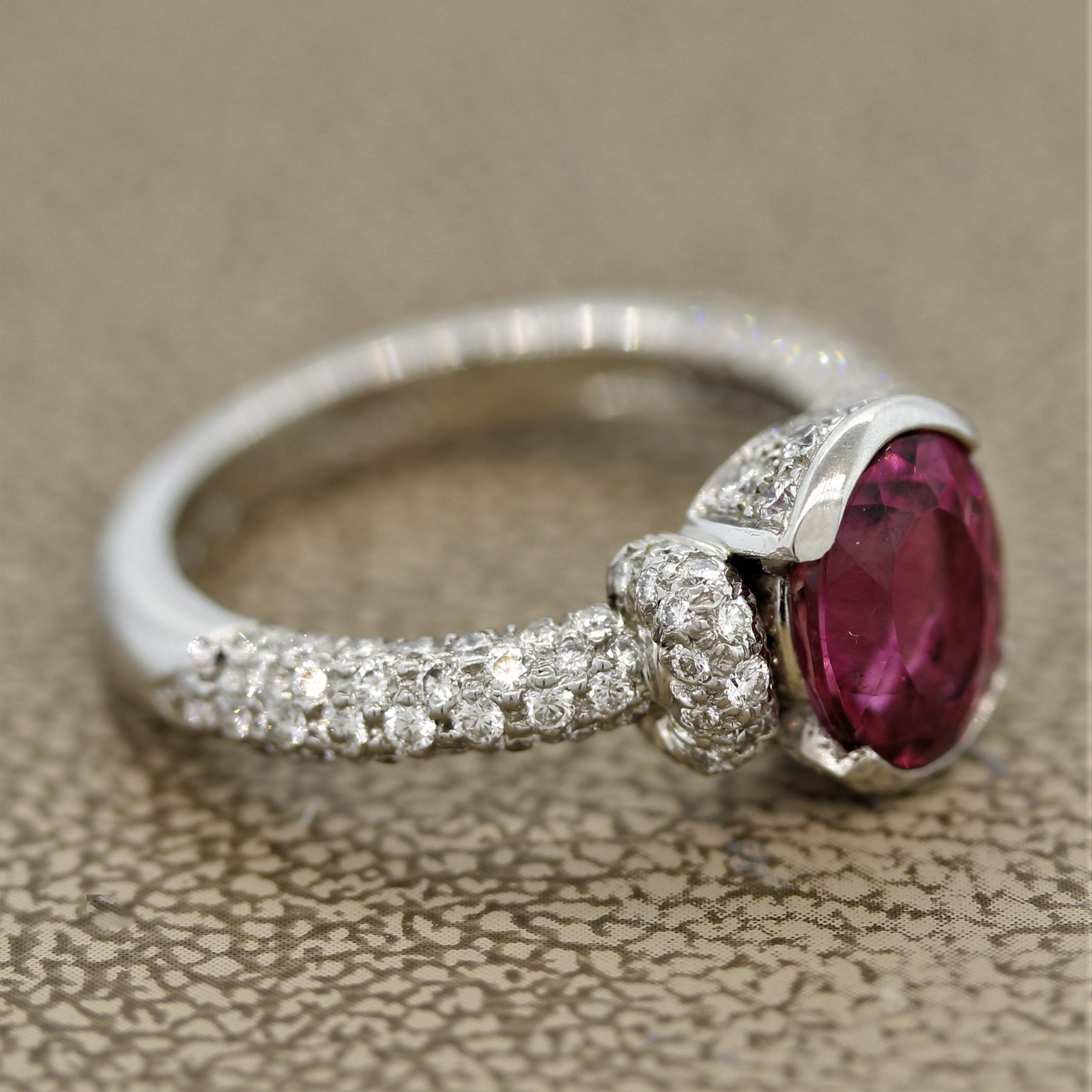 Donna Anello Gemlok con tormalina rubellite e diamante in platino in vendita