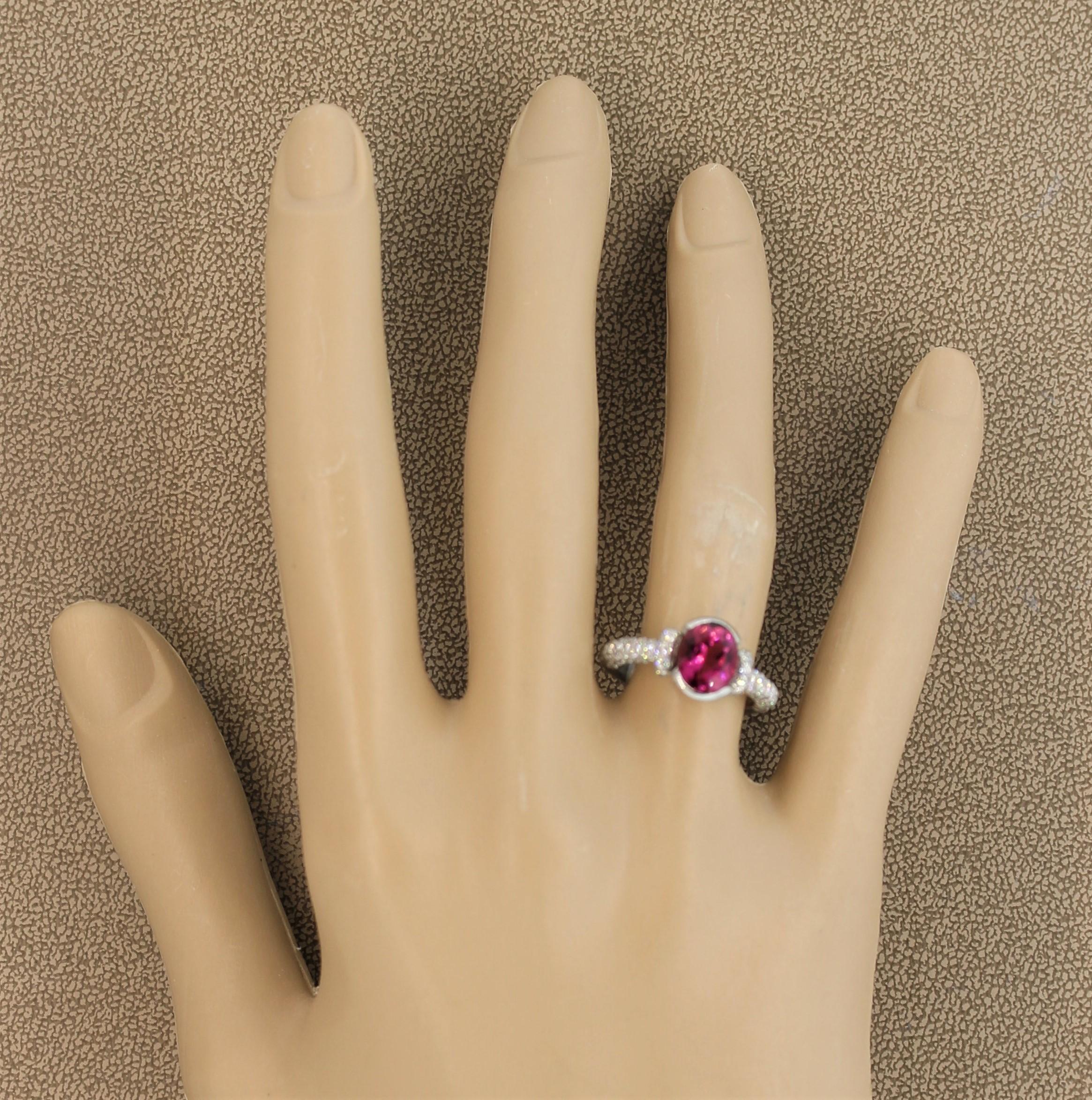 Anello Gemlok con tormalina rubellite e diamante in platino in vendita 2